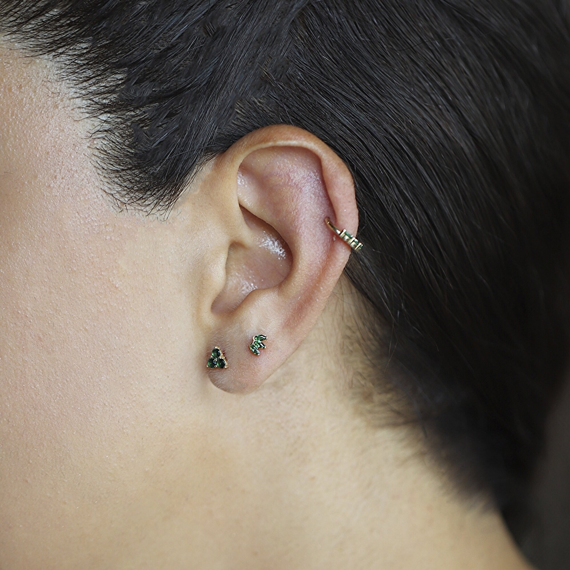 14 Ayar Sarı Altın Yeşil Taşlı Tragus Piercing