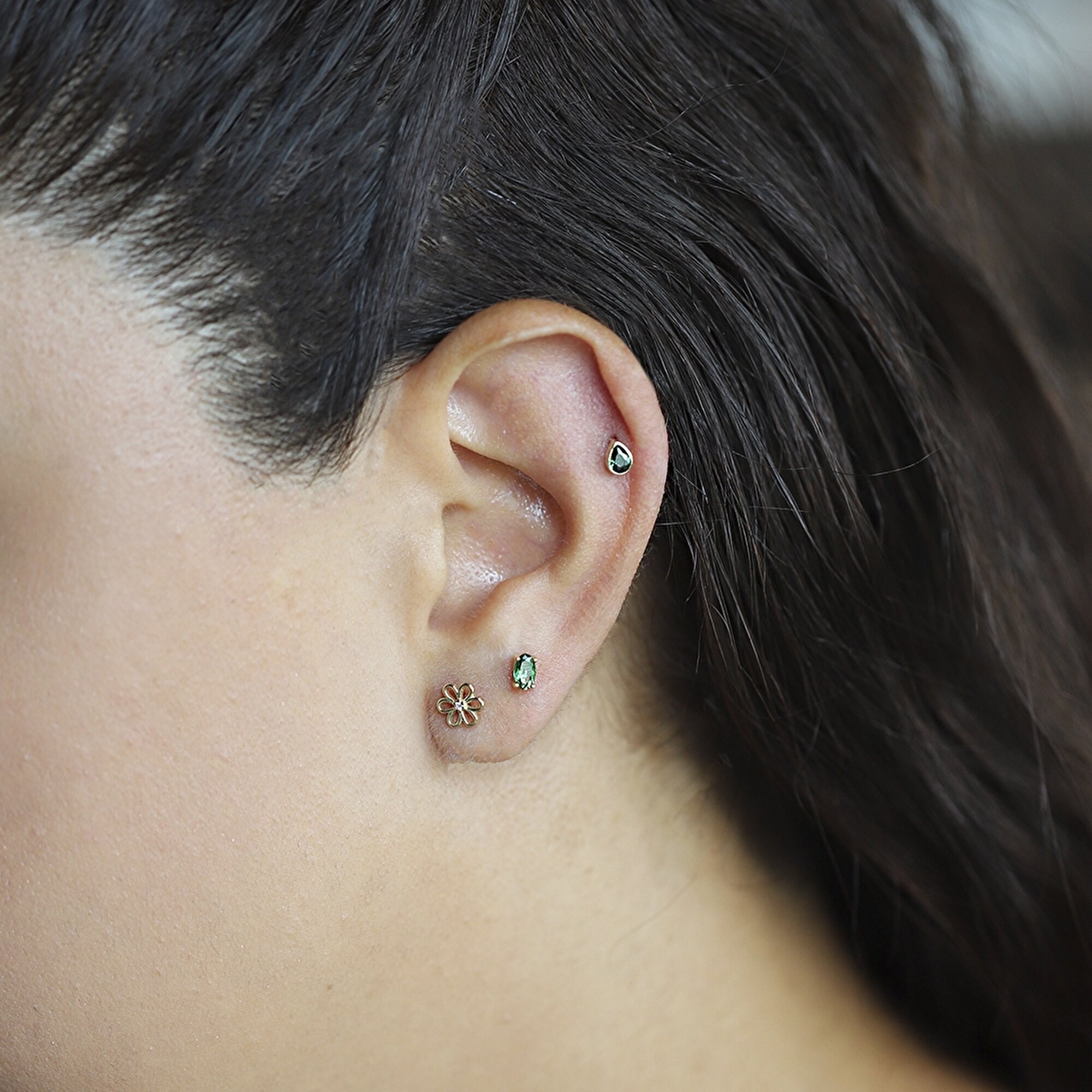 14 Ayar Sarı Altın Taşlı Tragus Piercing