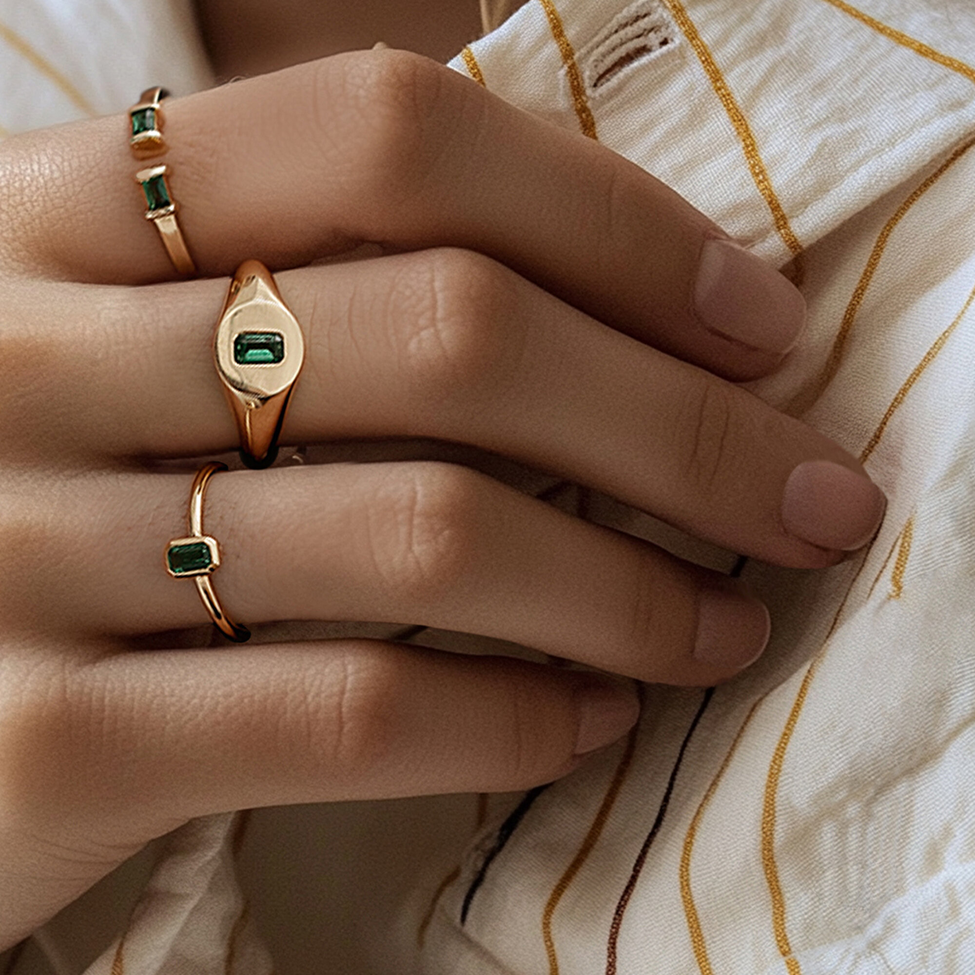 14 Ayar Sarı Altın Trend Yeşil Taşlı Yüzük