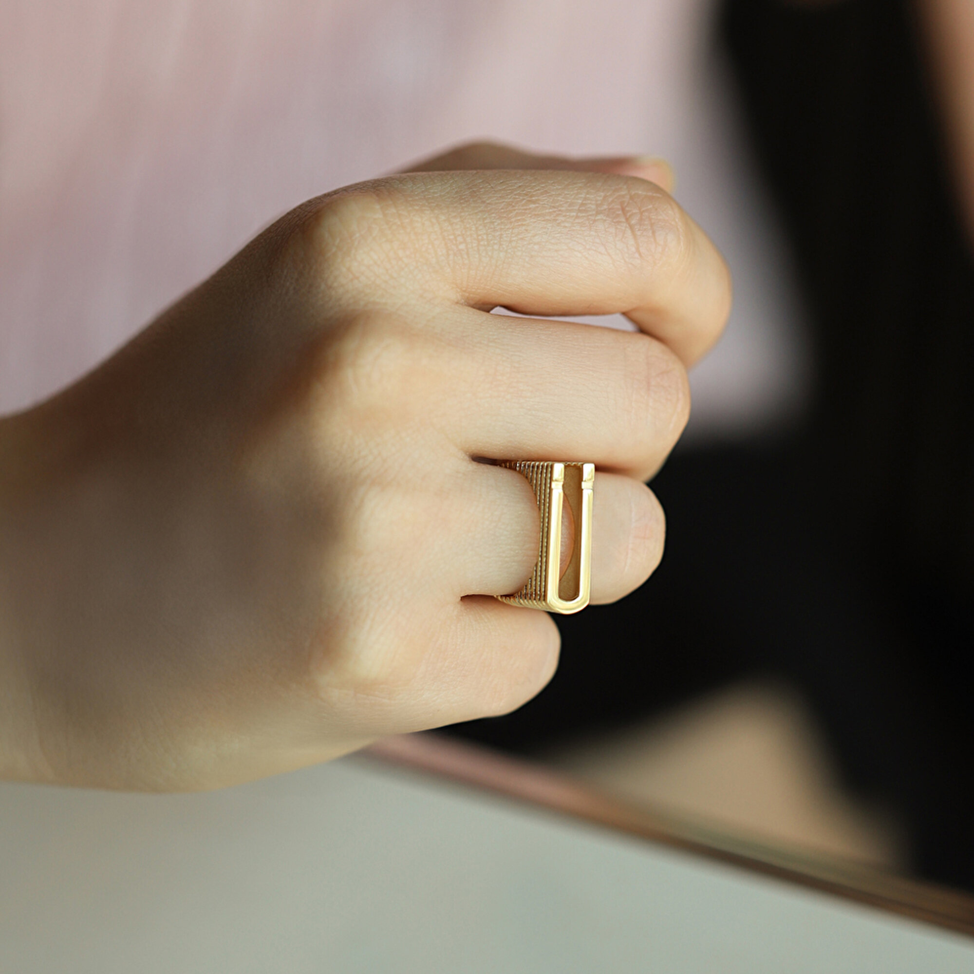 14 Ayar Sarı Altın Ü Bold Harf Yüzük