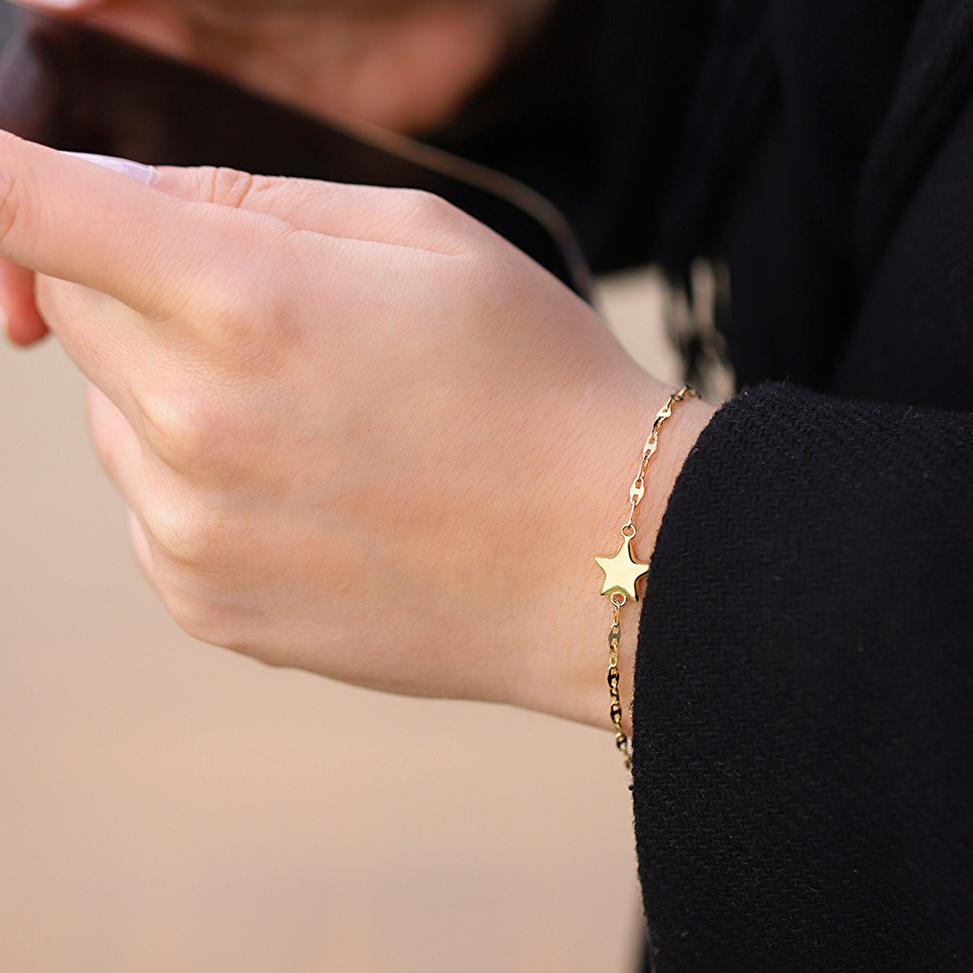 14 Ayar Sarı Altın Yıldız Minimal Bileklik