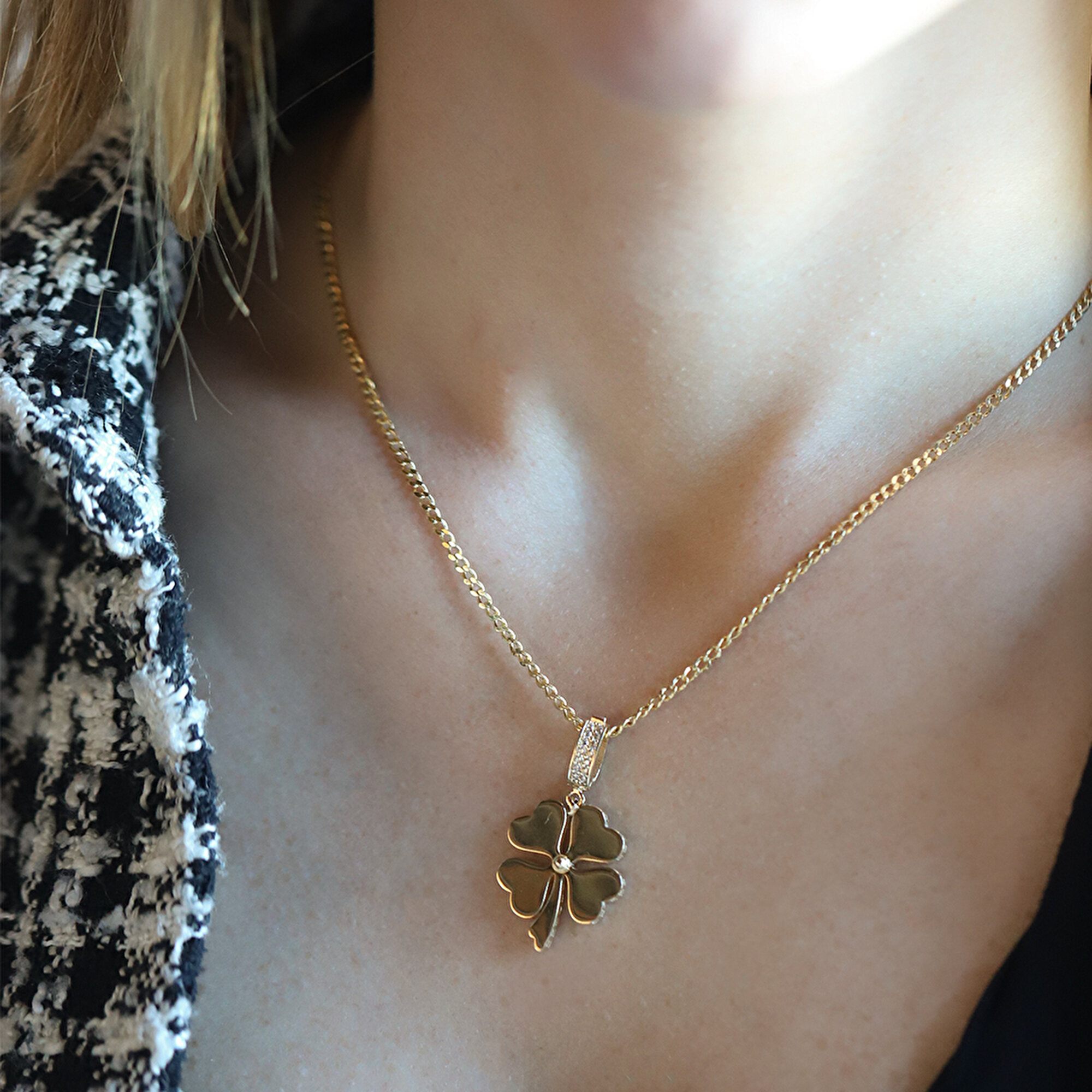 14 Ayar Sarı Altın Yonca Figürlü Kolye Ucu