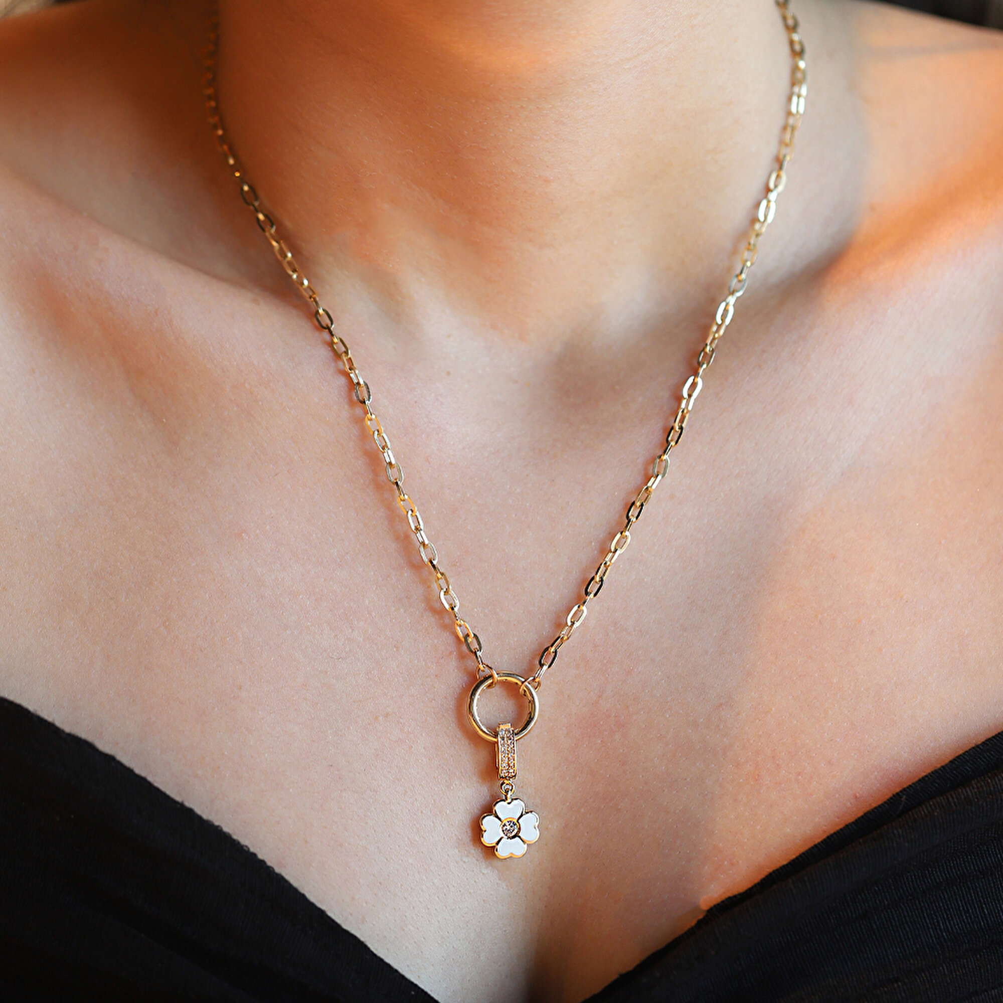 14 Ayar Sarı Altın Beyaz Mineli Yonca Kolye Ucu