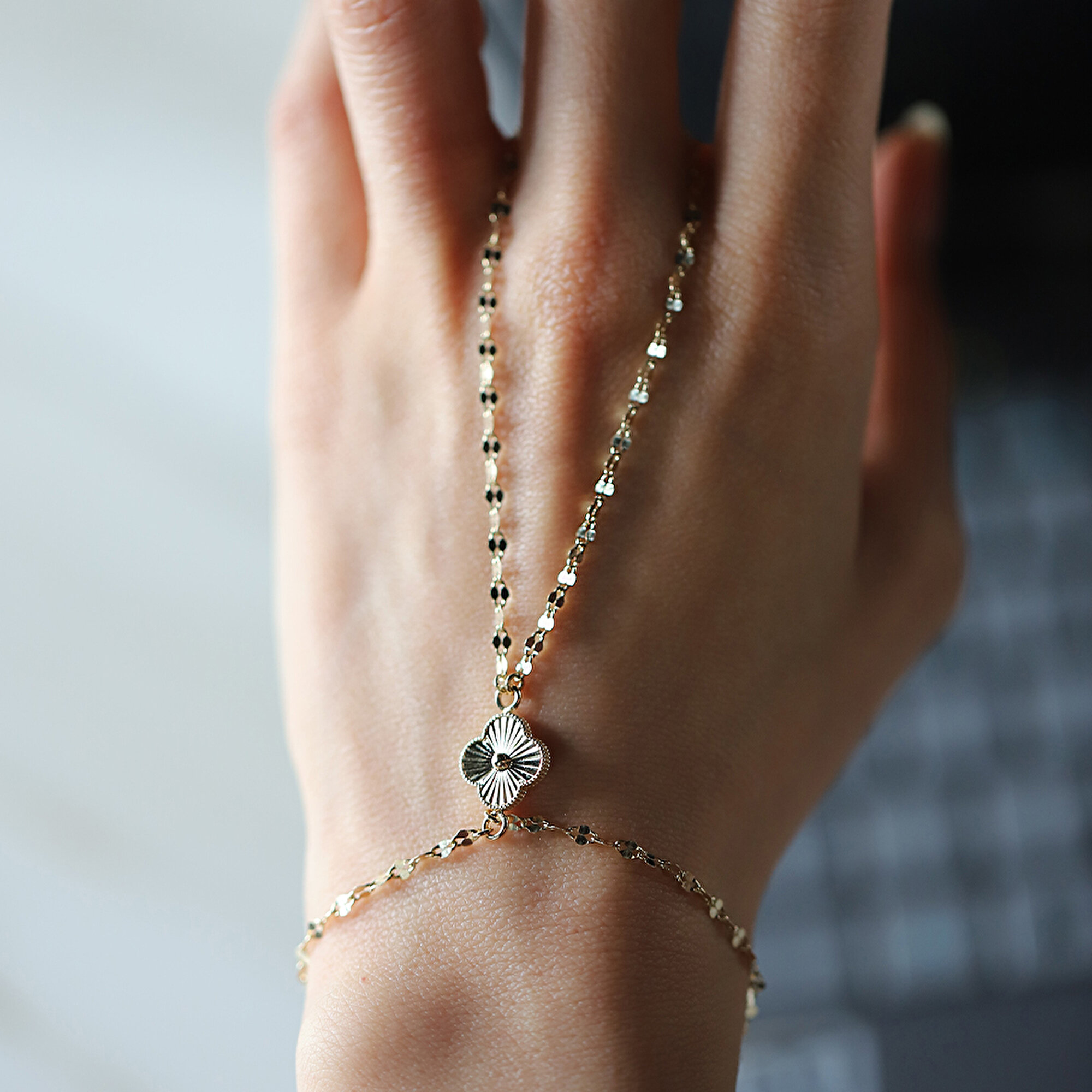 14 Ayar Sarı Altın Yonca Figürlü Şahmeran