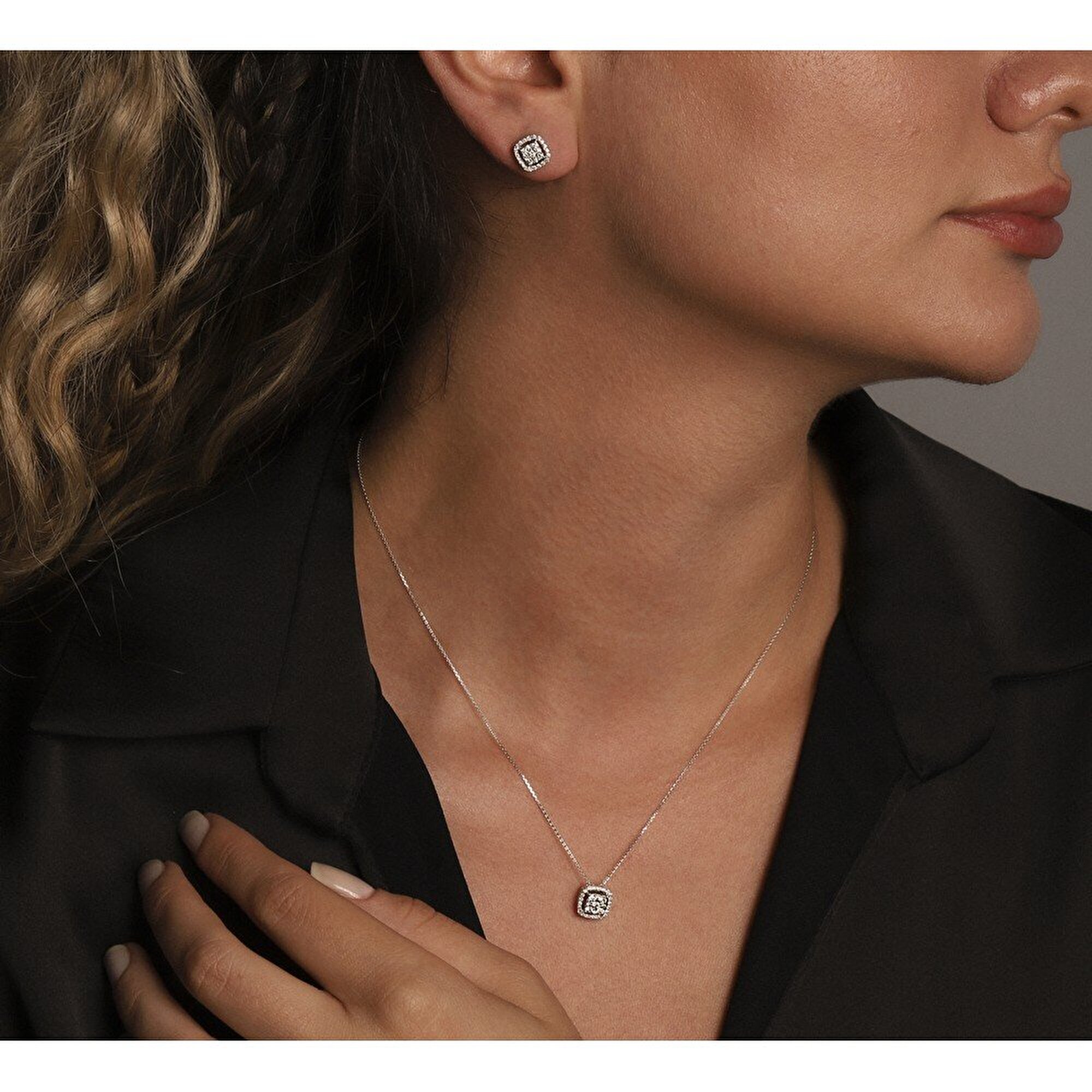 0,43 Karat Floral Pırlanta Küpe