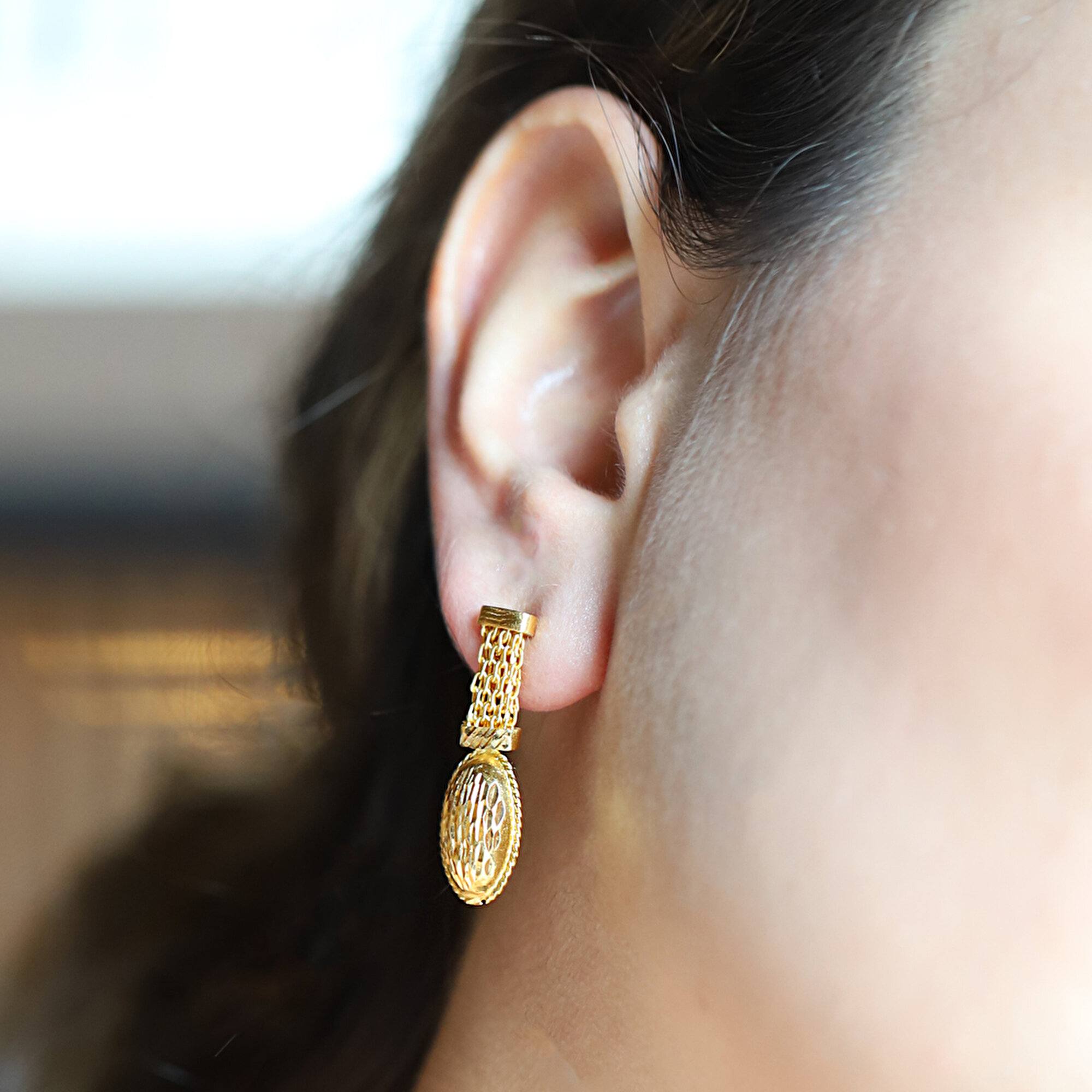 22 Ayar Sarı Altın Sallantılı Küpe