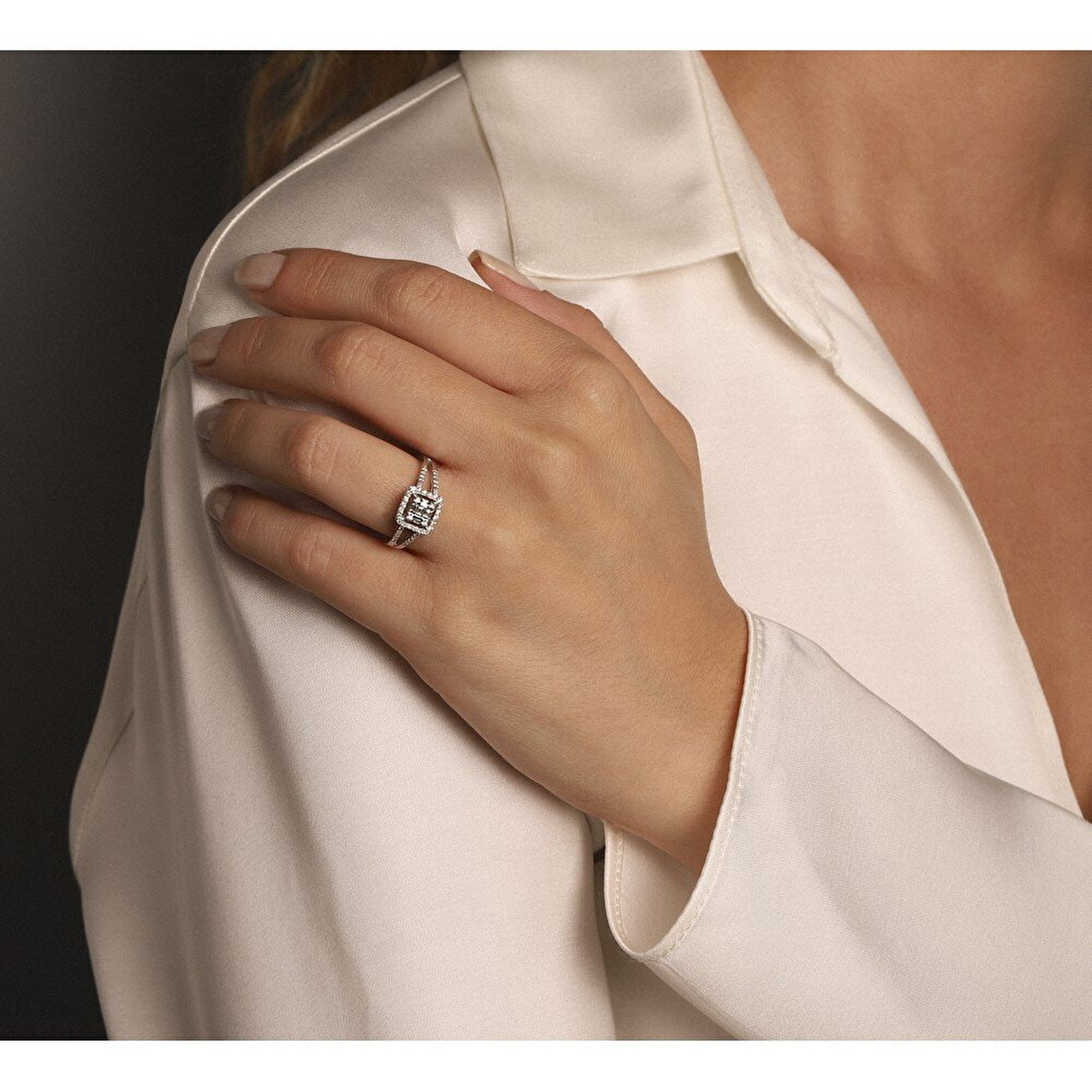 0,34 Karat Baget Pırlanta Yüzük