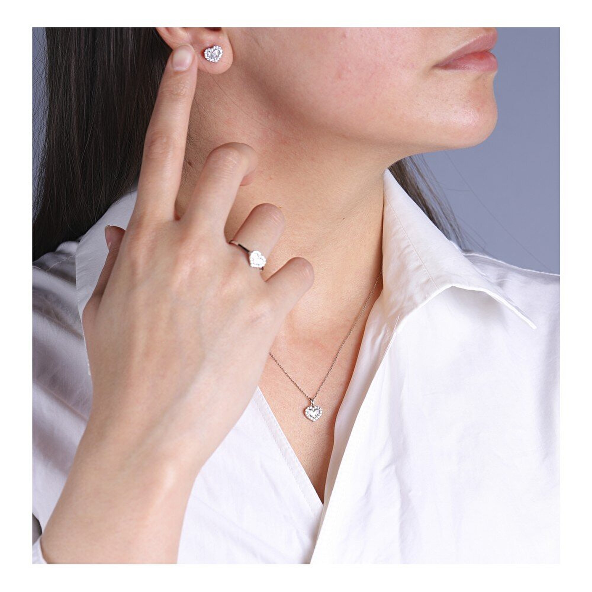 8 Ayar Beyaz Altın Kalp Figürlü Küpe