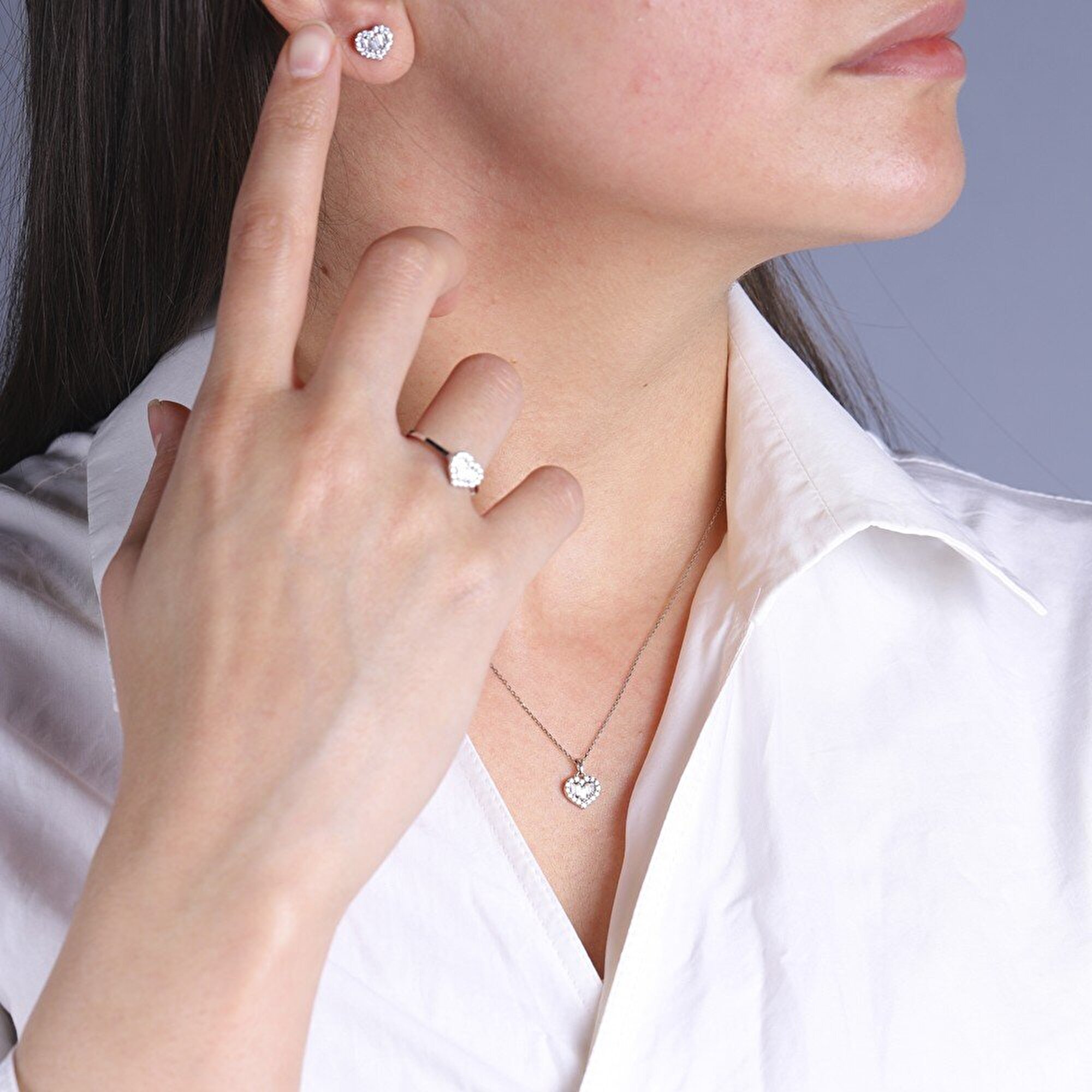 8 Ayar Beyaz Altın Baget Kolye