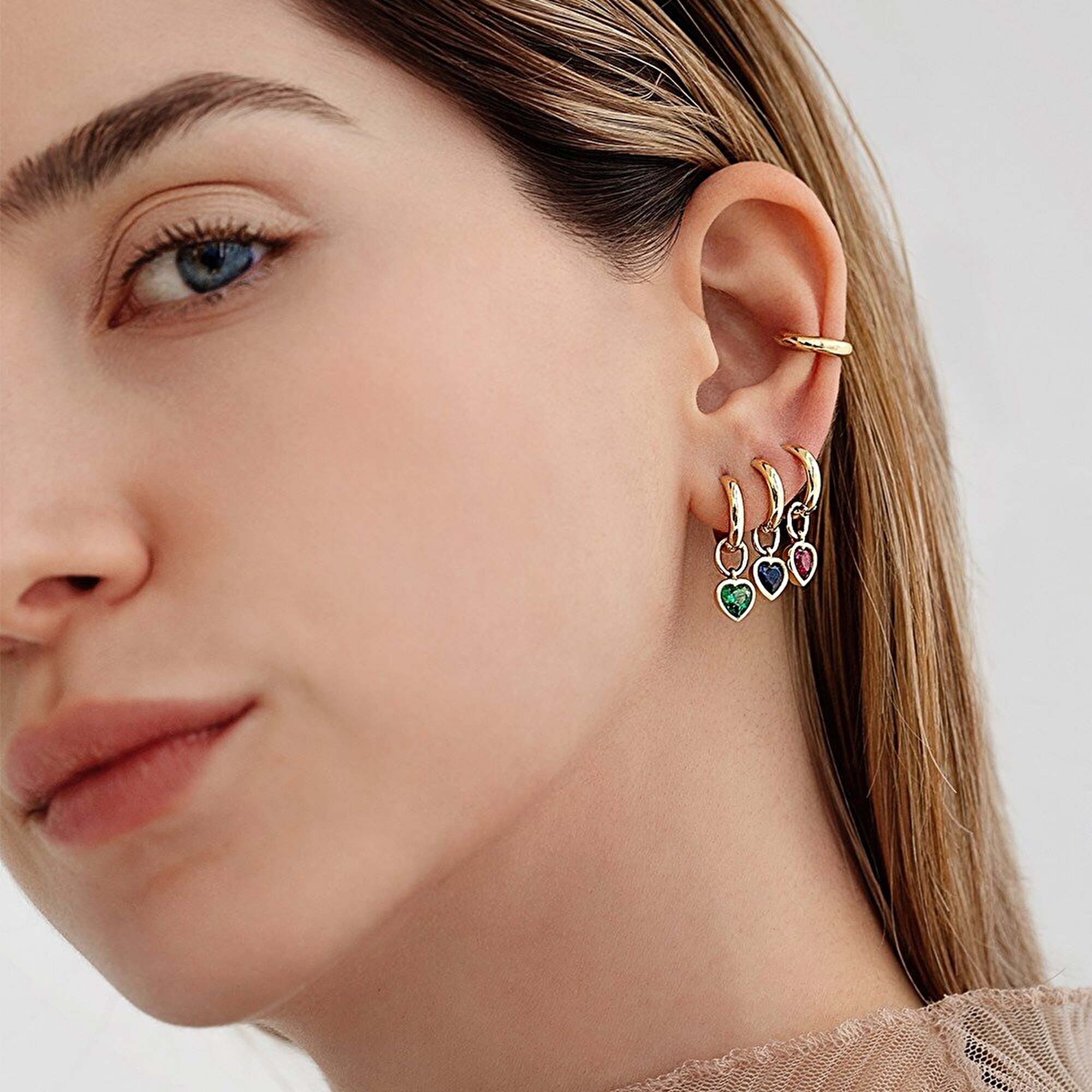 14 Ayar Sarı Altın Kırmızı Taşlı Kalp Küpe