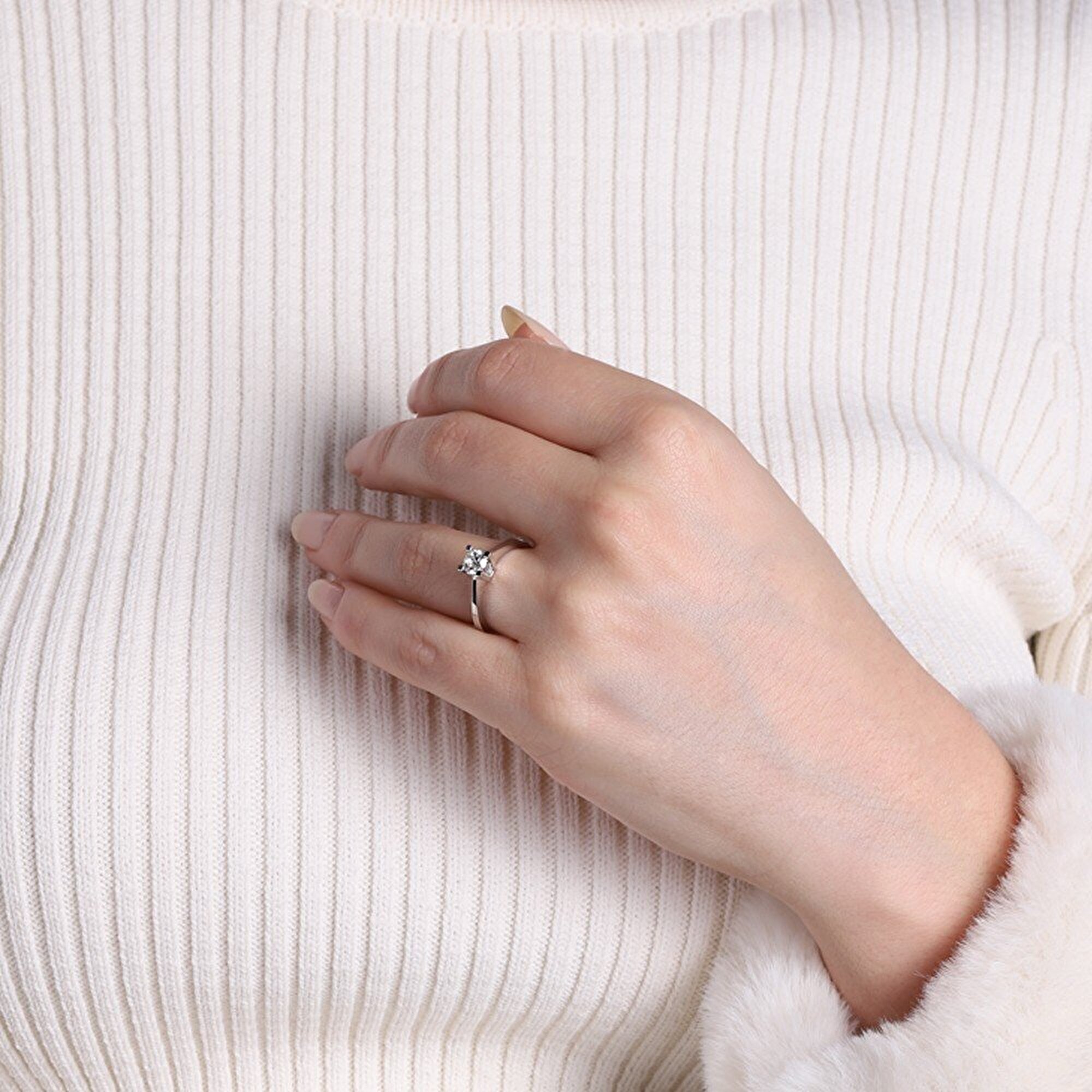 0,53 Karat Tektaş Pırlanta Yüzük