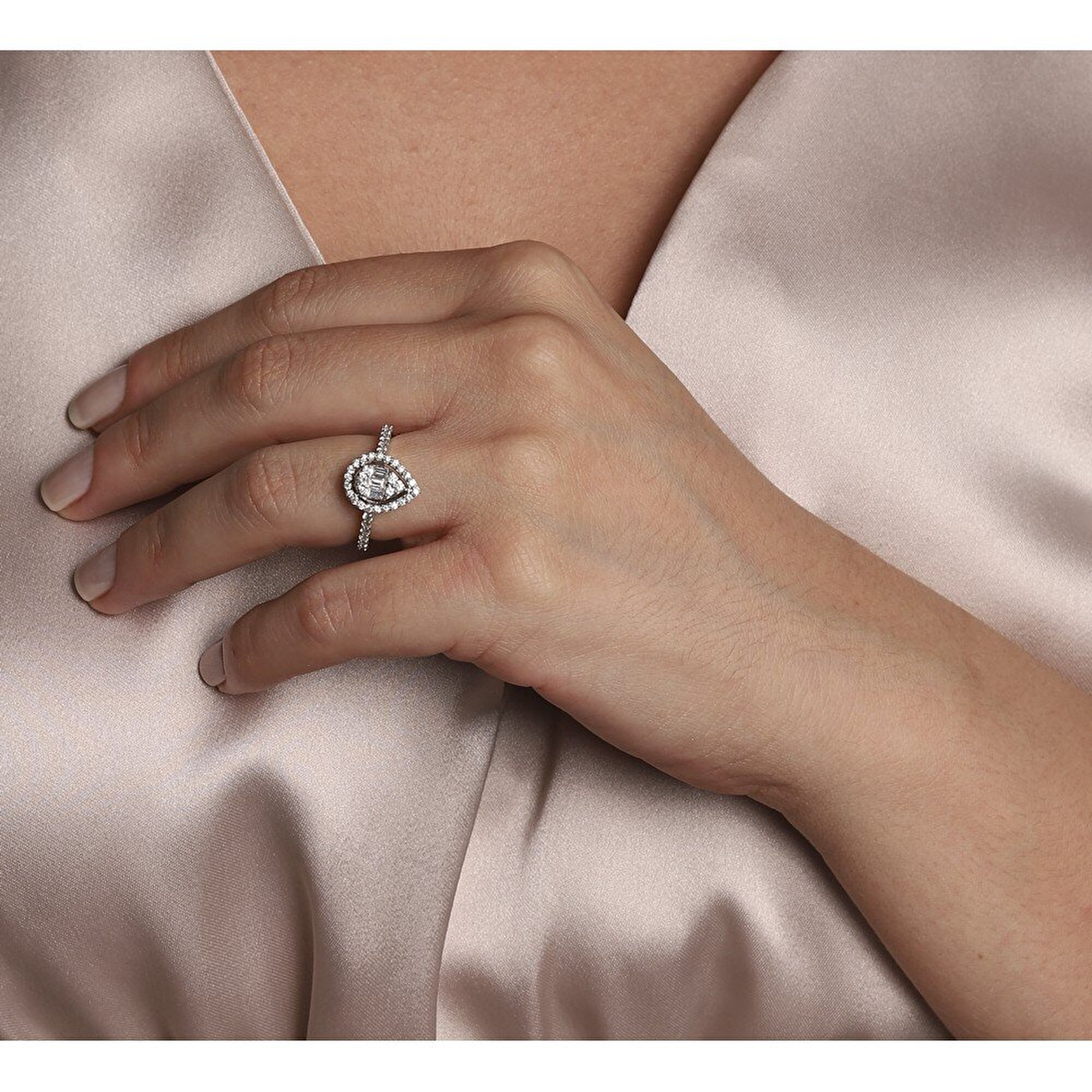 0,35 Karat Baget Pırlanta Yüzük