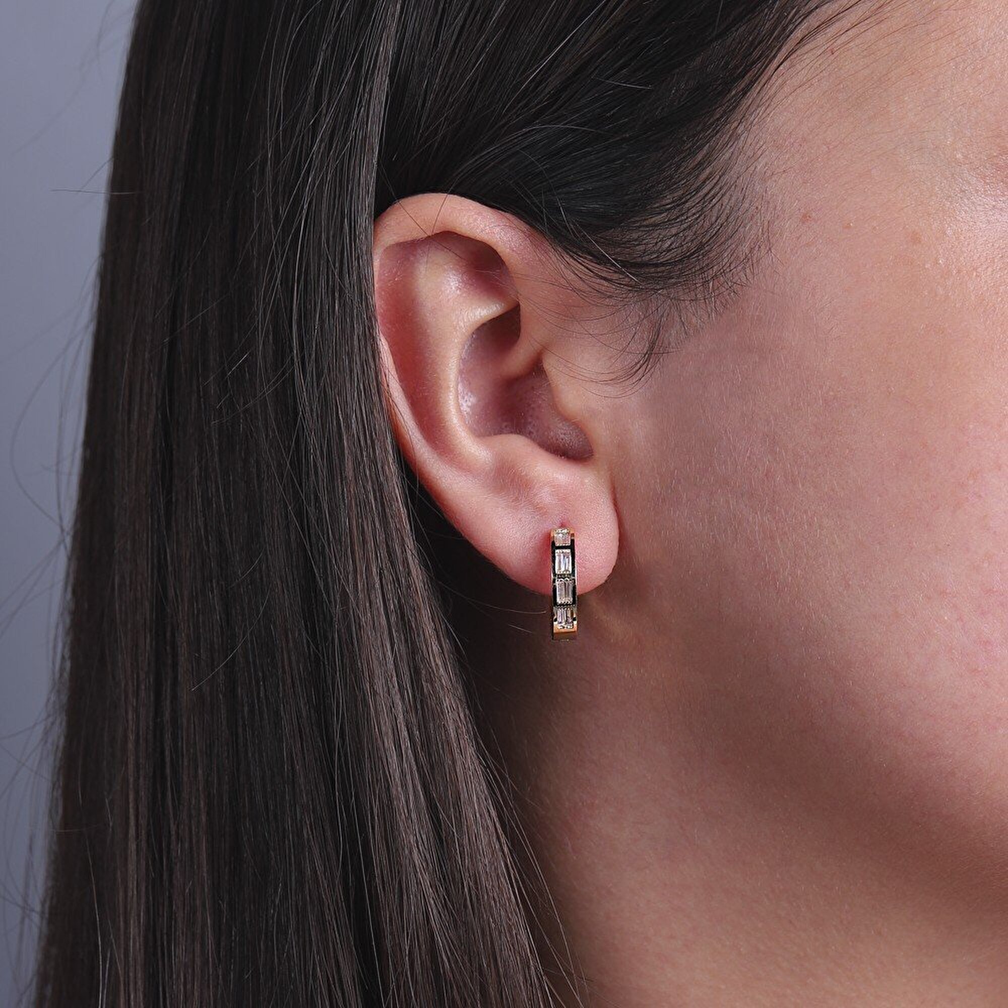 14 Ayar Sarı Altın Baget Taşlı Halka Küpe