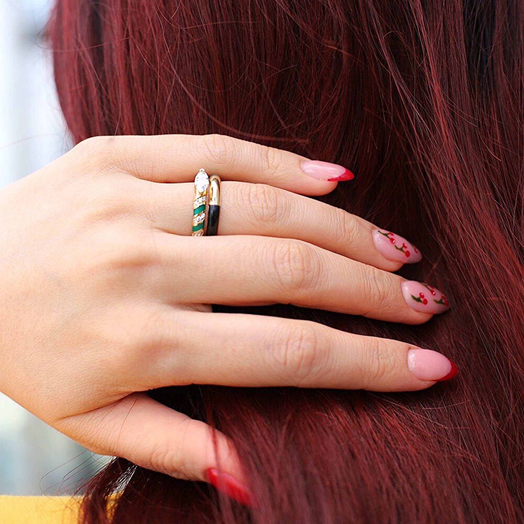 14 Ayar Sarı Altın Siyah Mineli Yüzük