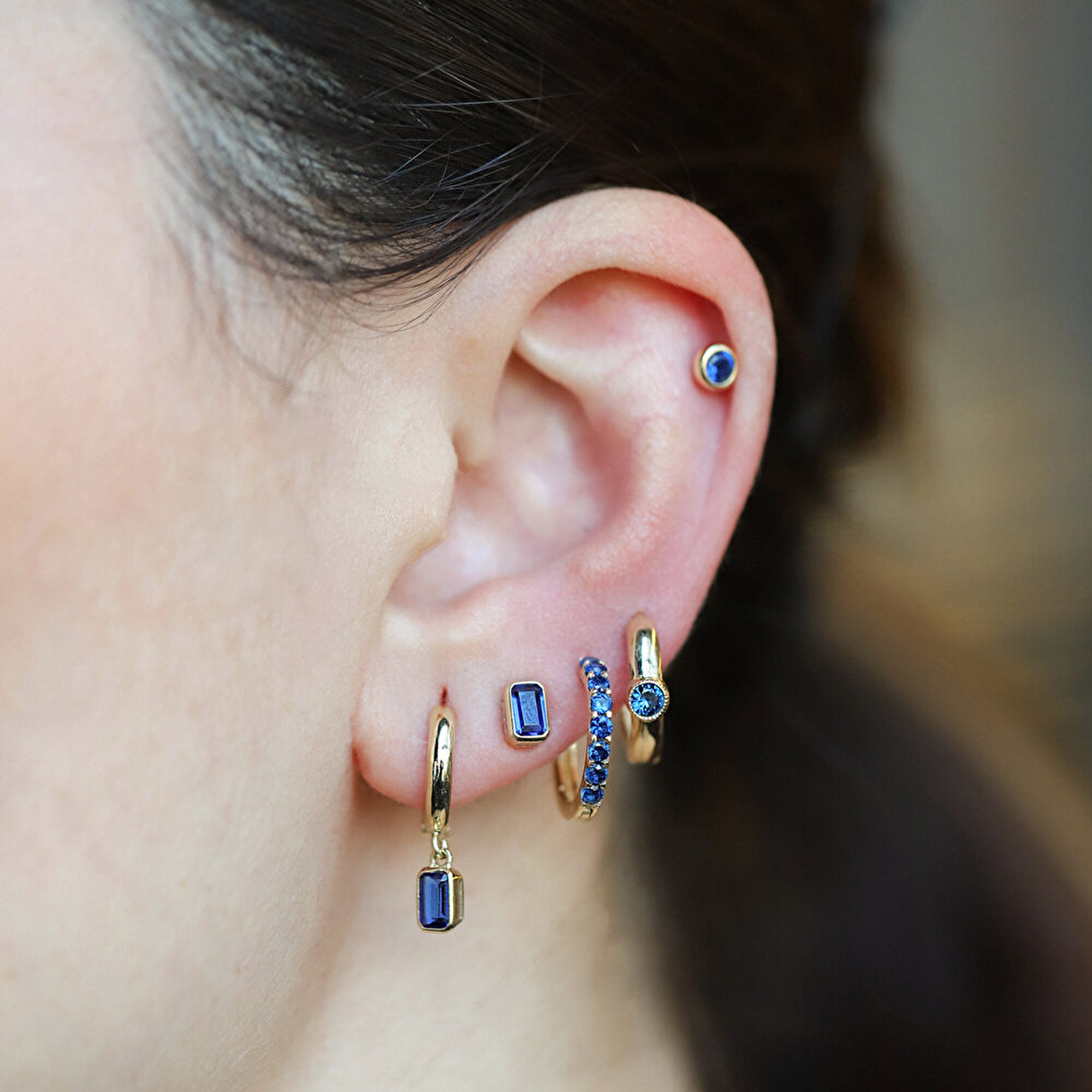 14 Ayar Sarı Altın Trend Mavi Taşlı Küpe