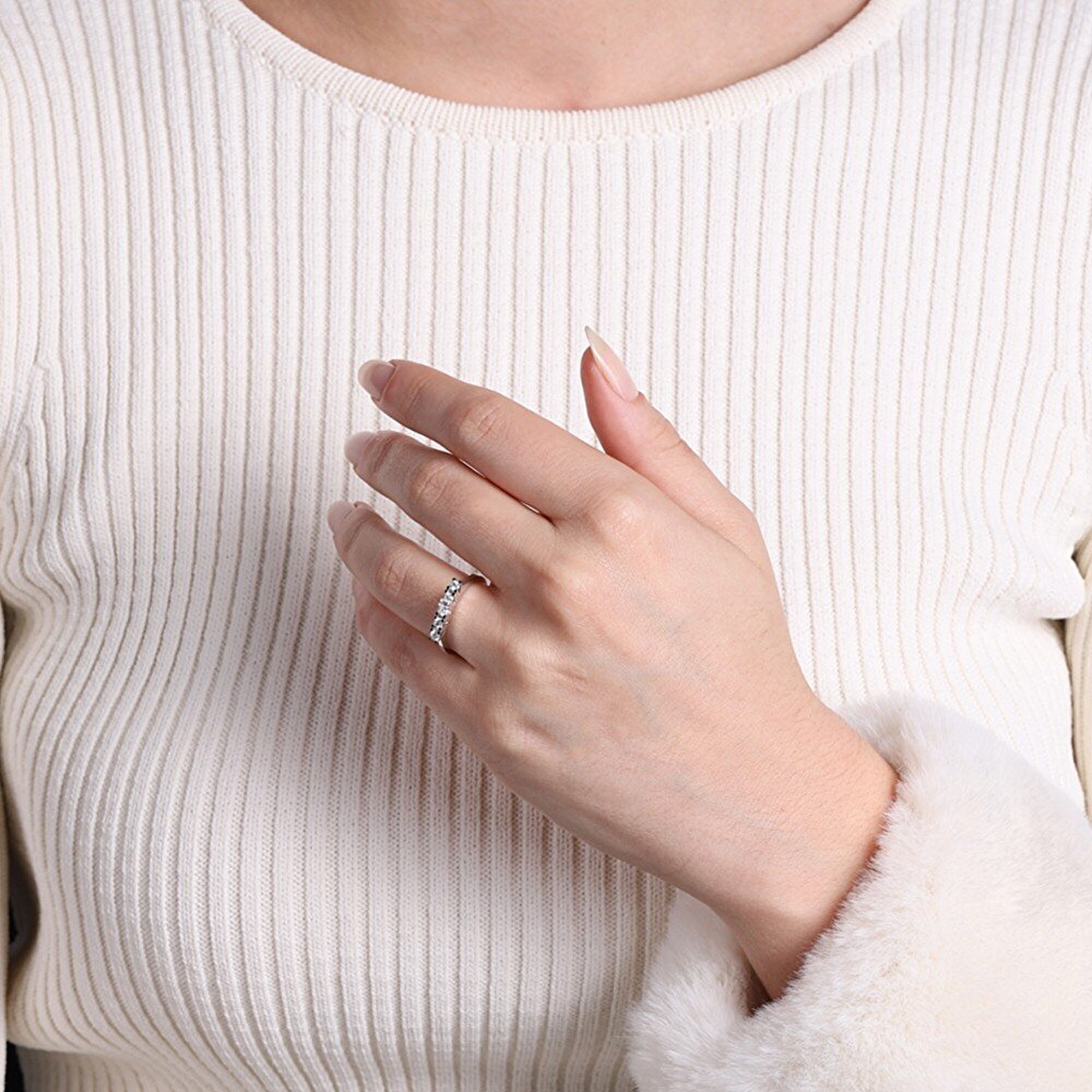 0,27 Karat Beştaş Pırlanta Yüzük