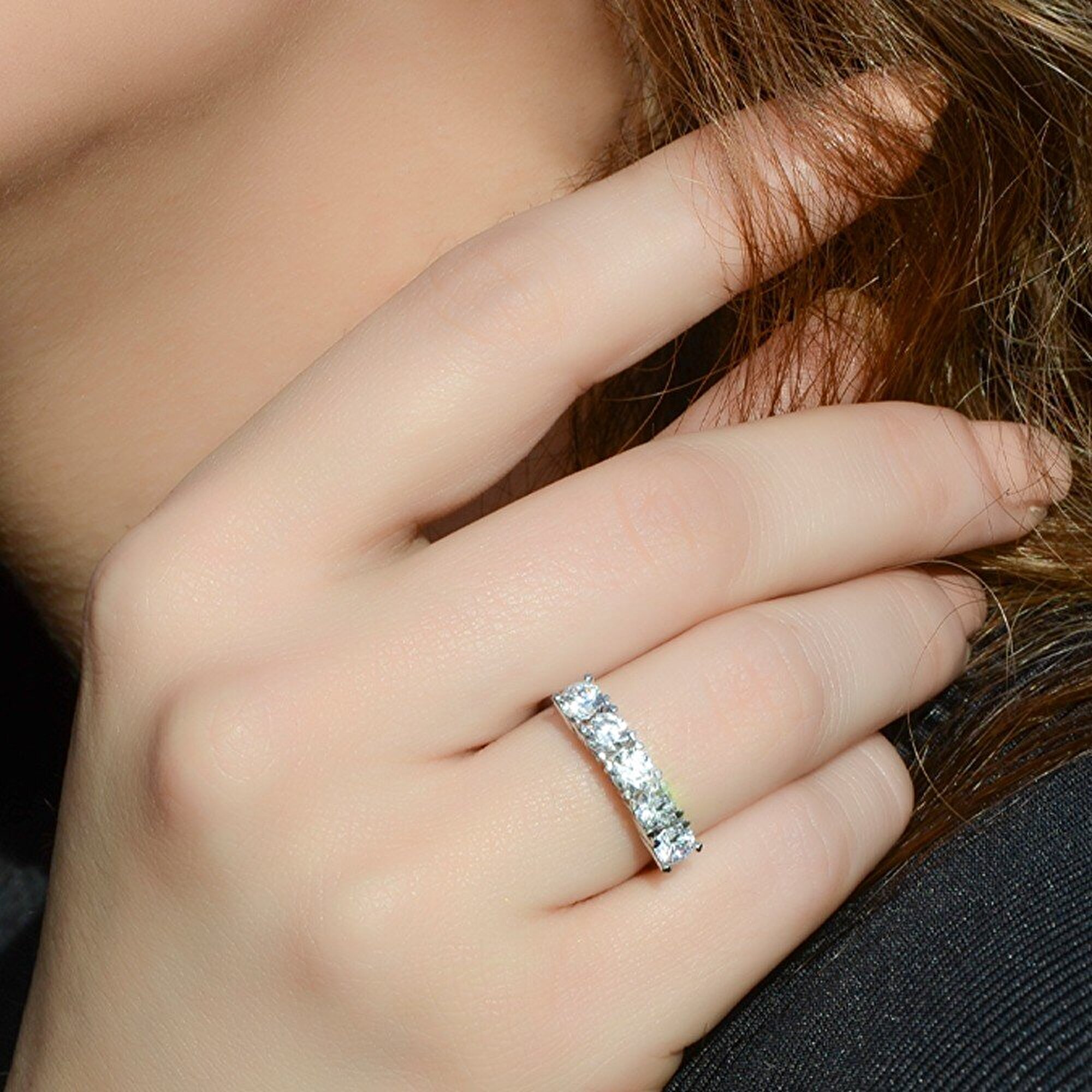 14 Ayar Beyaz Altın Beştaş Yüzük