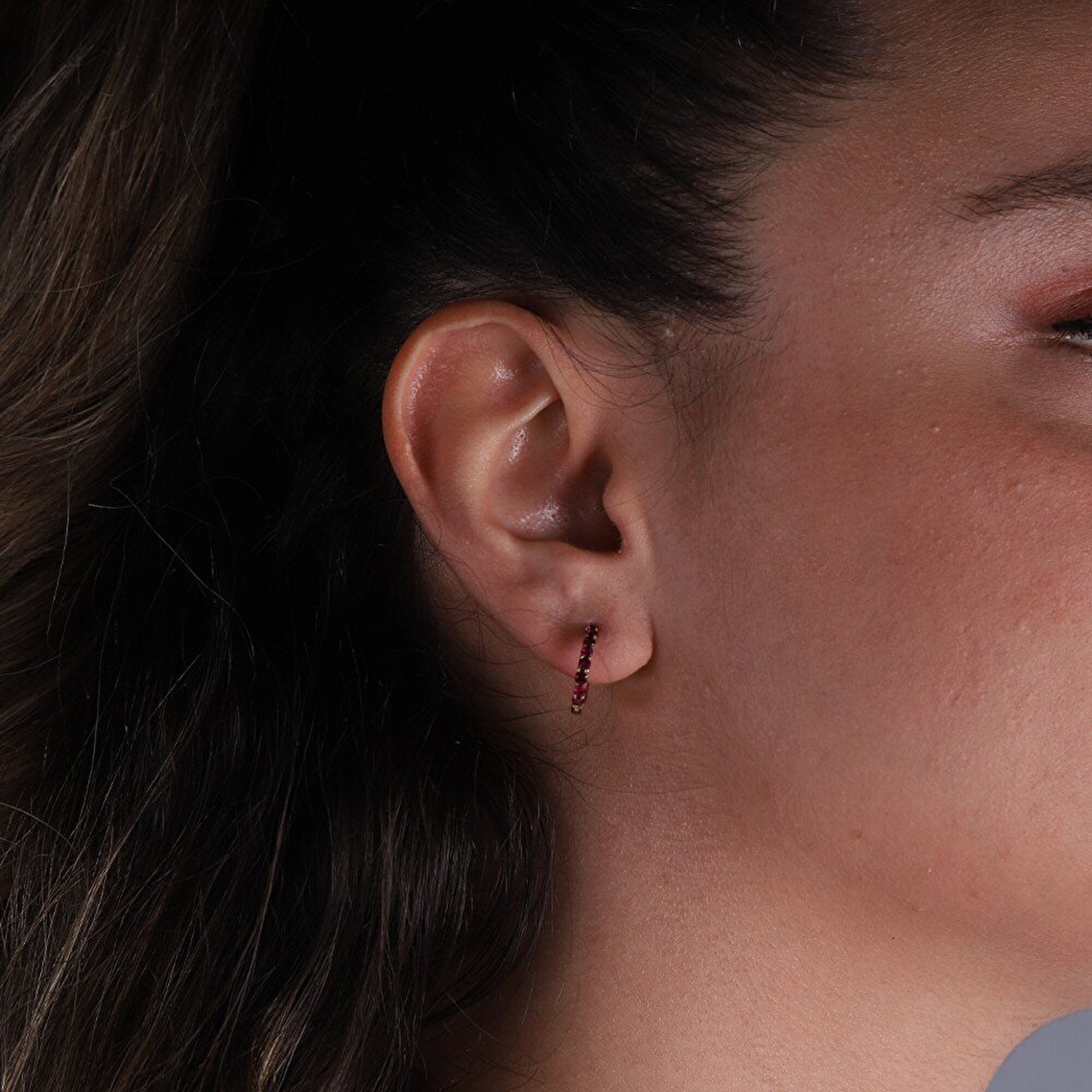 14 Ayar Sarı Altın Trend Kırmızı Taşlı Küpe