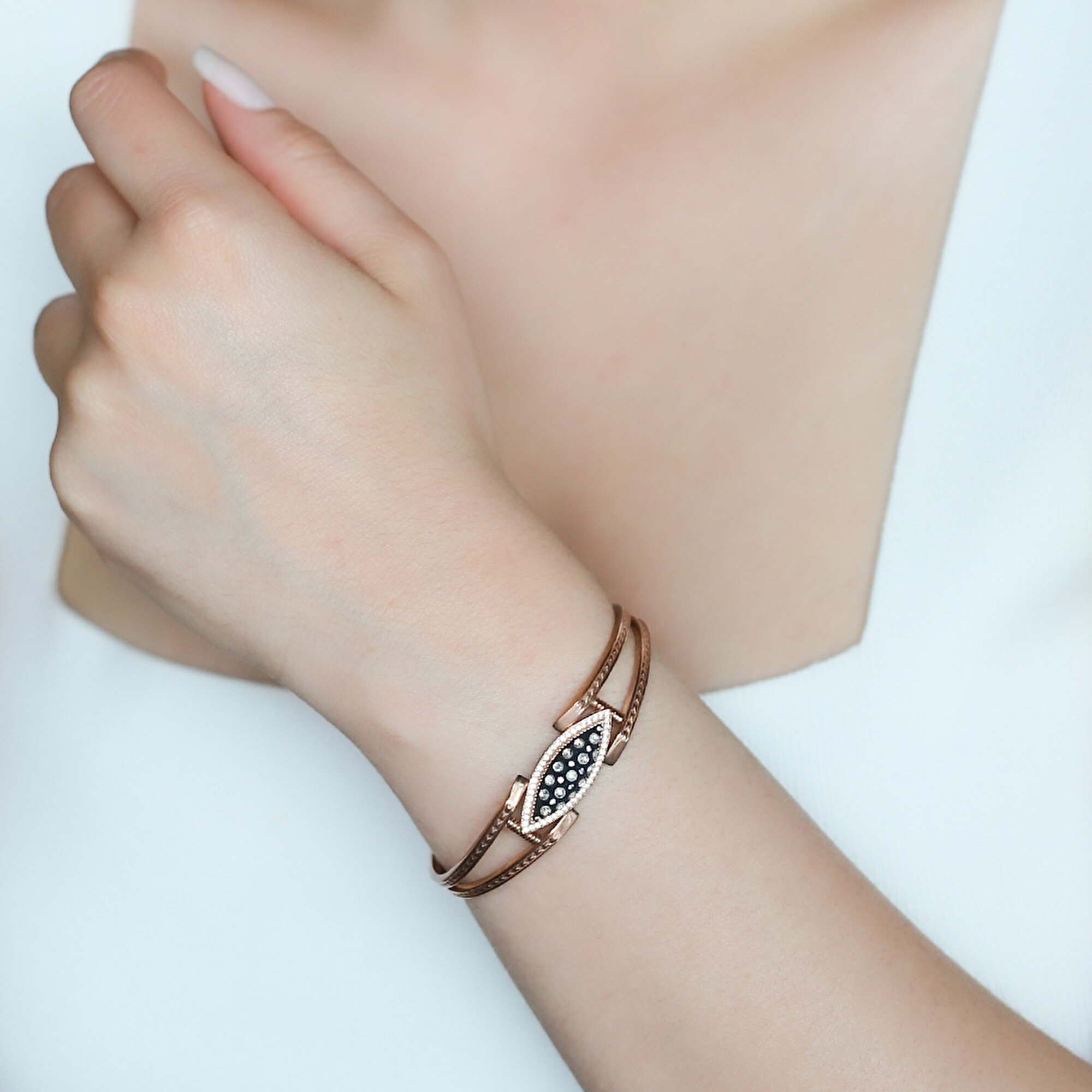 8 Ayar Rose Altın Elmas Görünümlü Bilezik