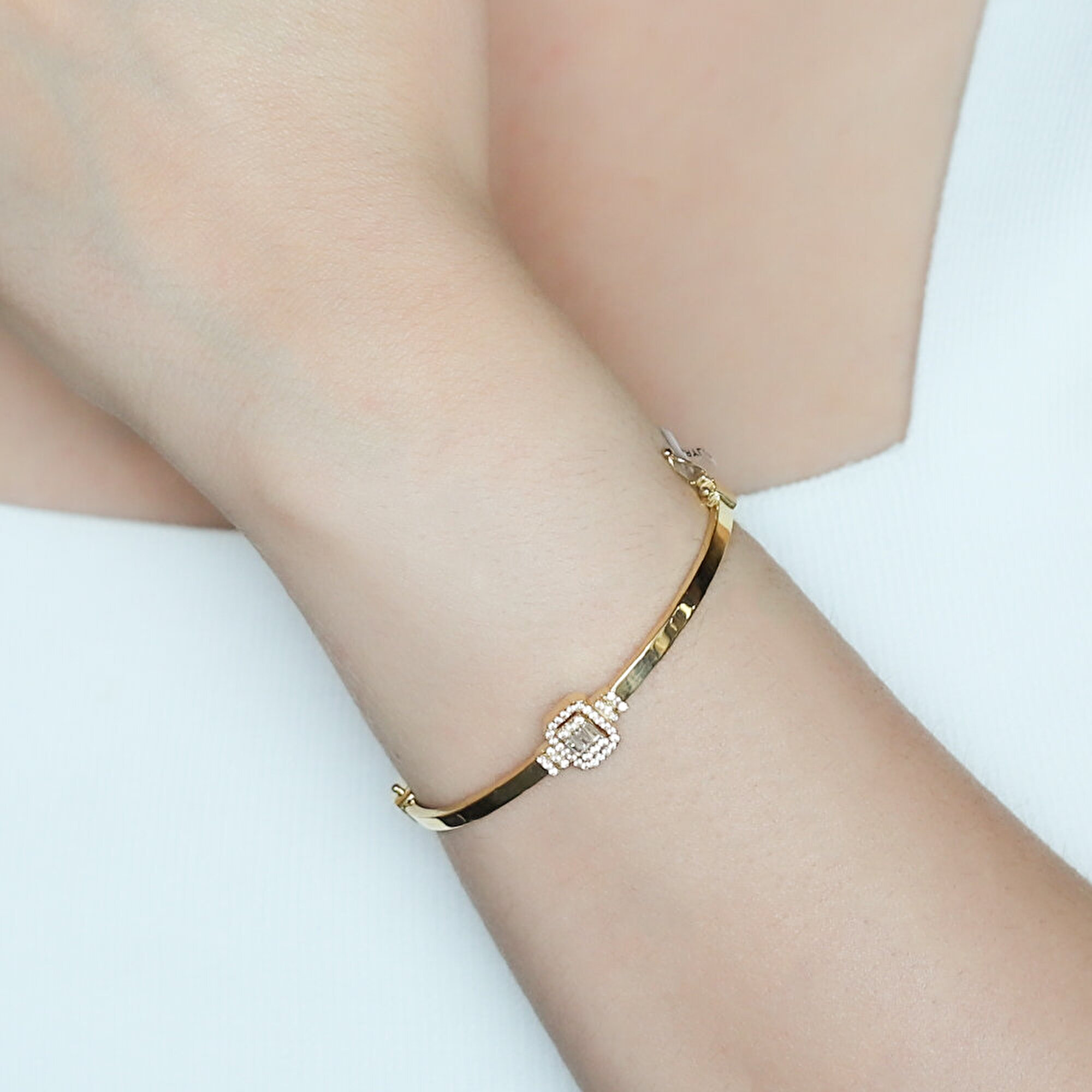 14 Ayar Sarı Altın Baget Kelepçe Bilezik