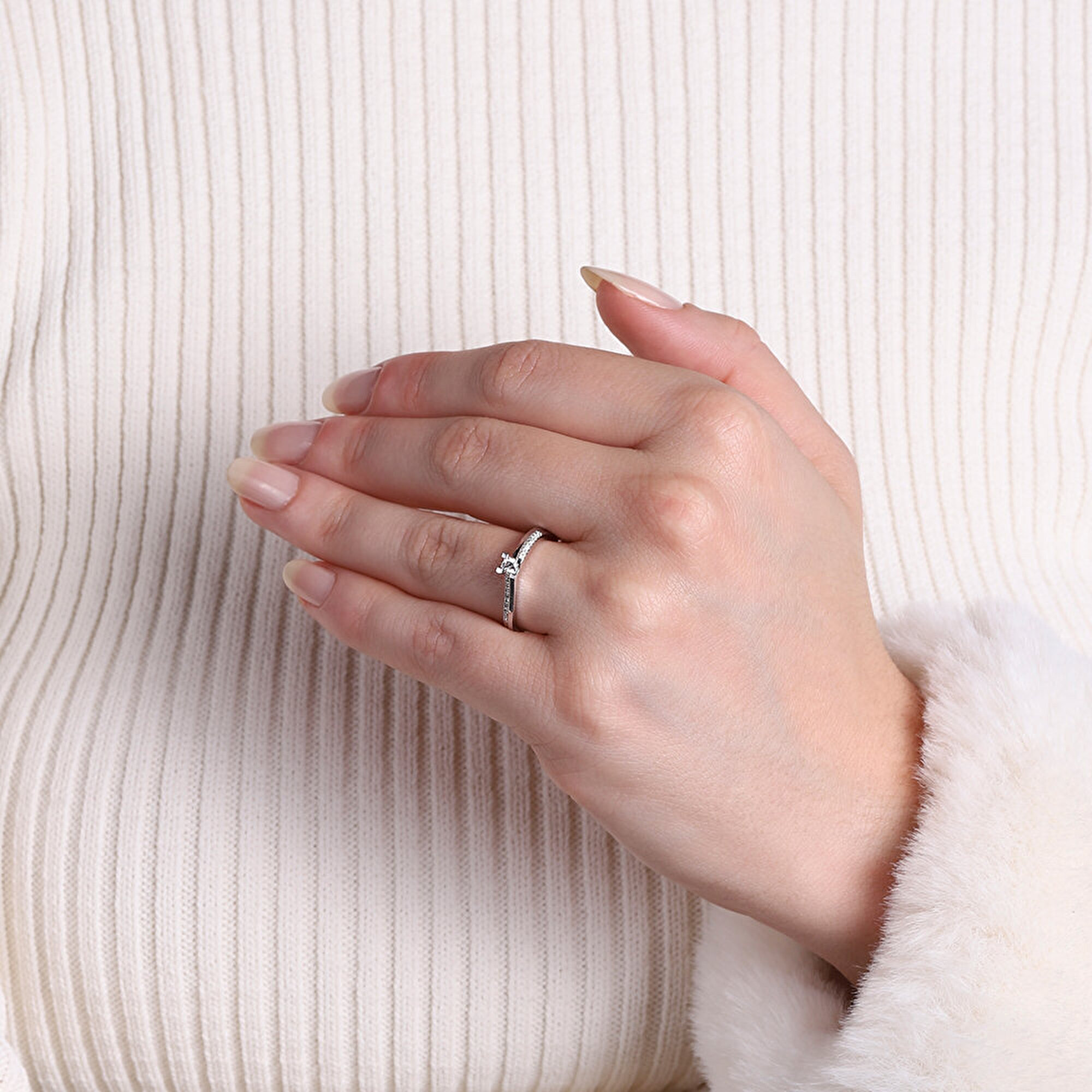 0,22 Karat Tektaş Pırlanta Yüzük