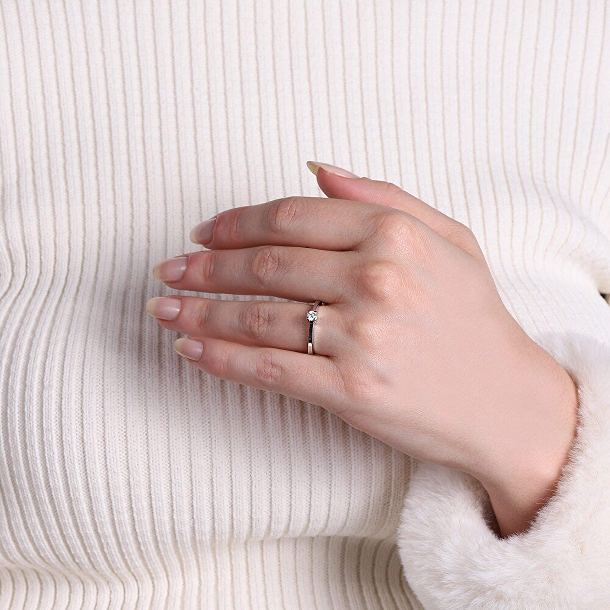 0,17 Karat Tektaş Pırlanta Yüzük