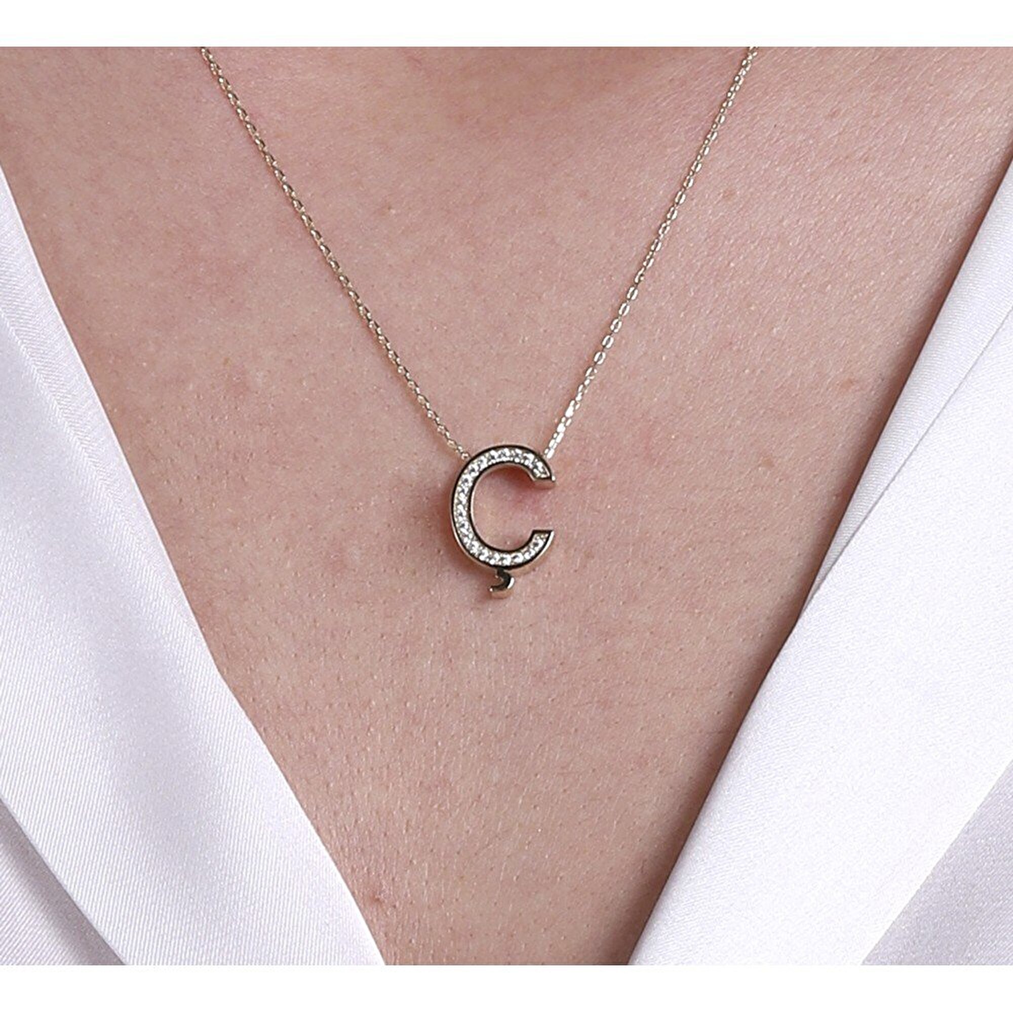 14 Ayar Sarı Altın Ç Harf Kolye