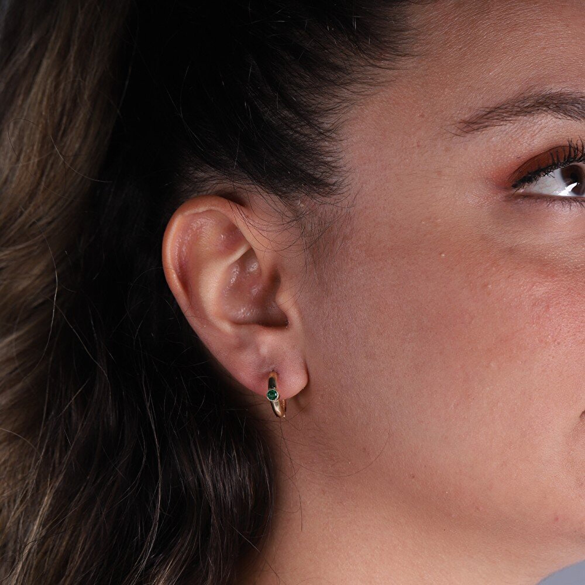 14 Ayar Sarı Altın Trend Yeşil Taşlı Küpe