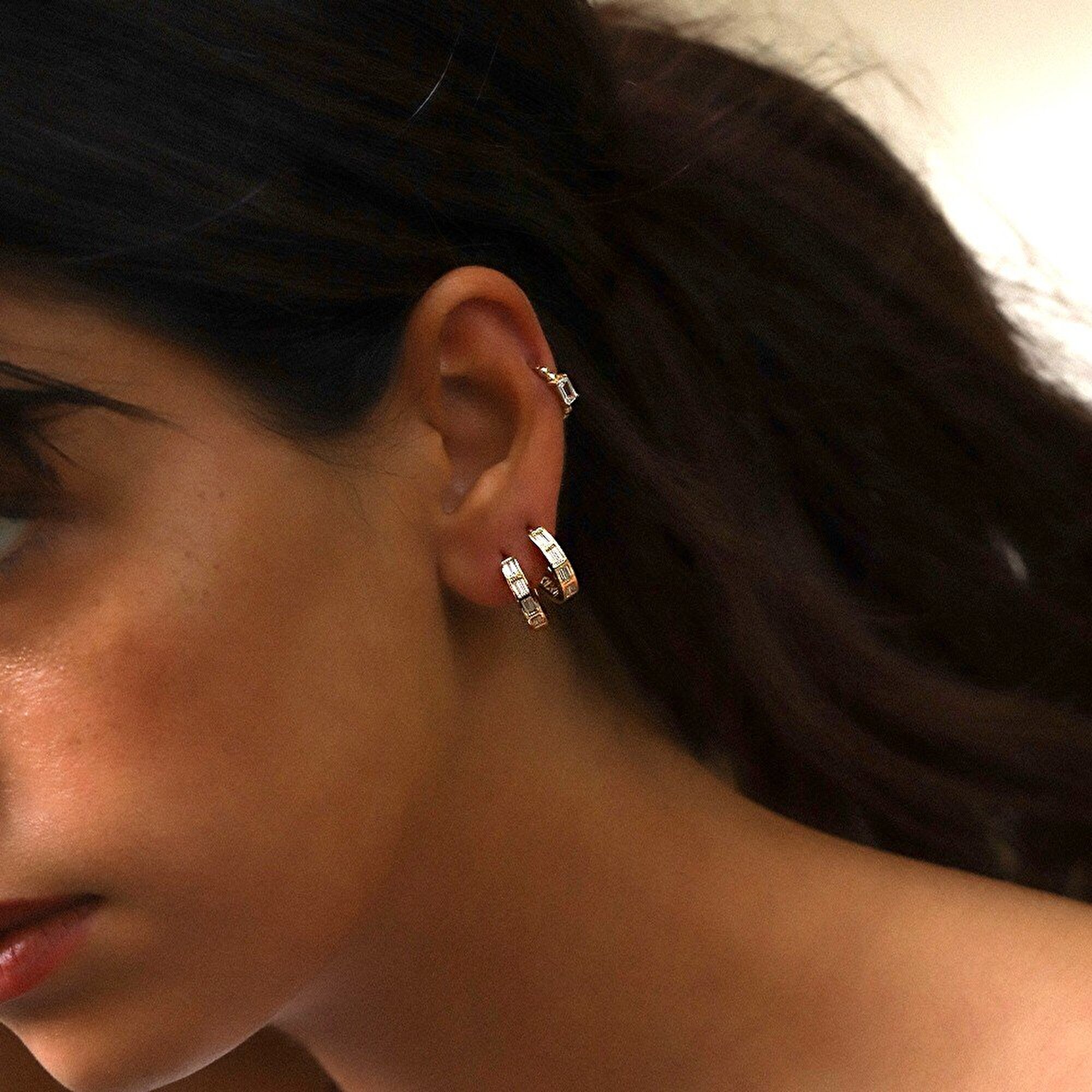 14 Ayar Sarı Altın Baget Taşlı Halka Küpe