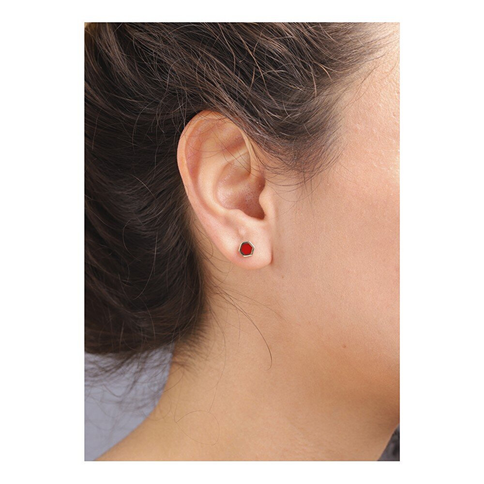 14 Ayar Kırmızı Mineli Minimal Küpe