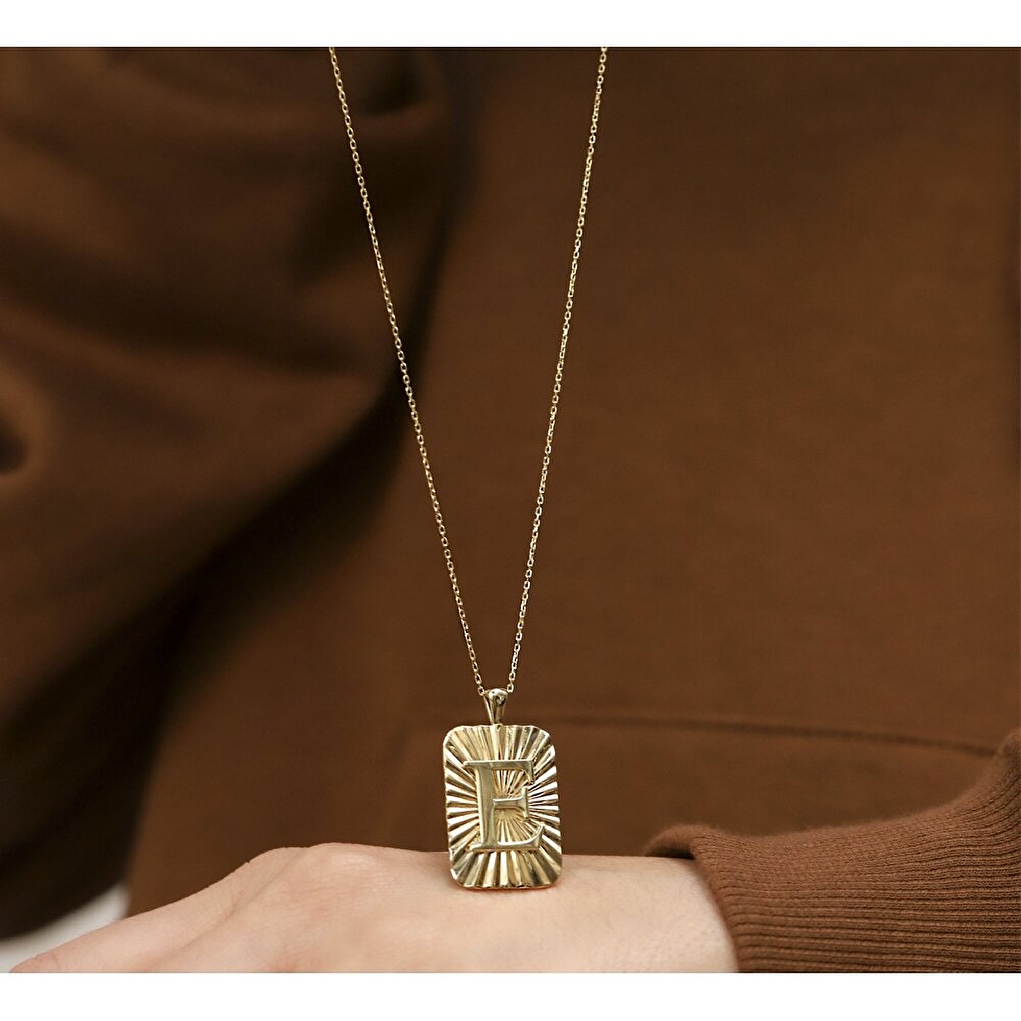 14 Ayar E Harf Plaka Kolye