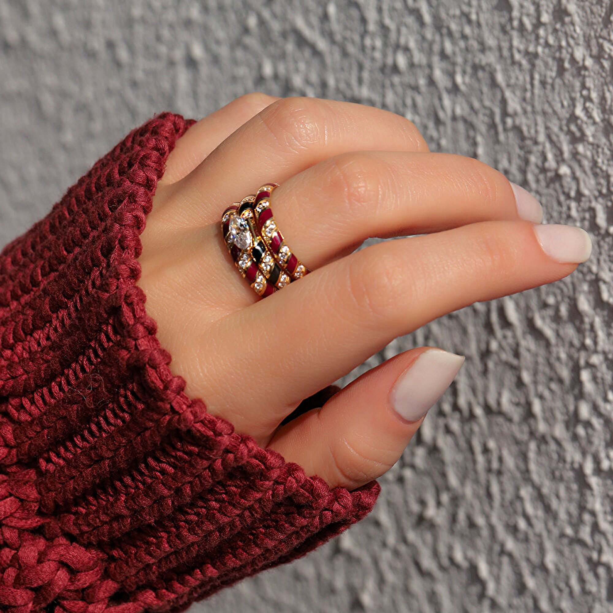 14 Ayar Sarı Altın Siyah Mineli Yüzük