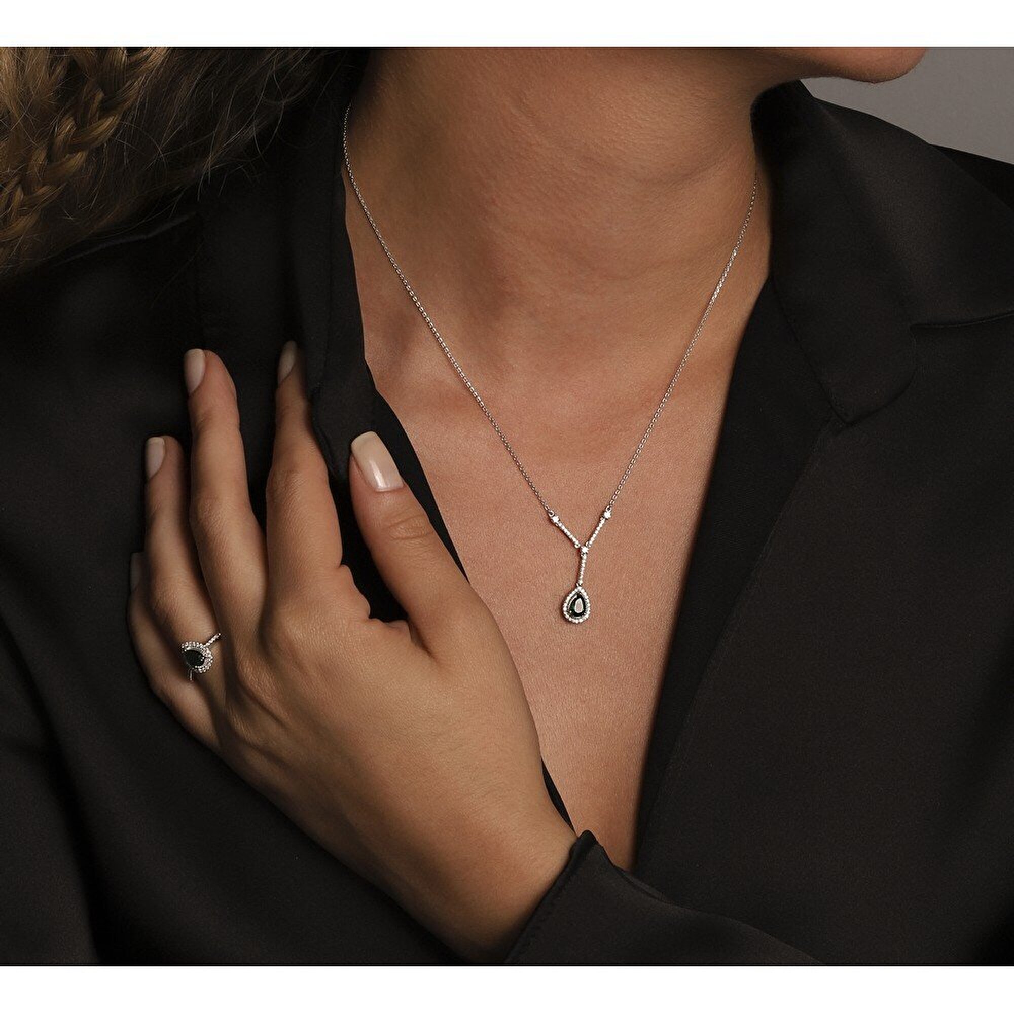 0,66 Karat Zümrüt Pırlanta Kolye