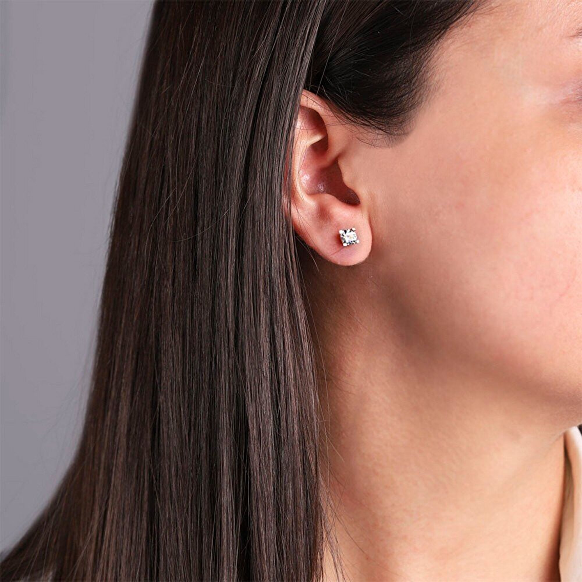 8 Ayar Beyaz Altın Tektaş Küpe