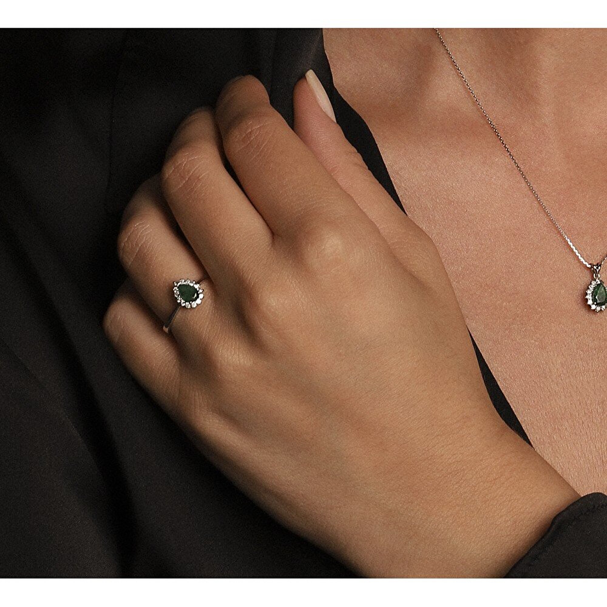 0,42 Karat Zümrüt Pırlanta Yüzük