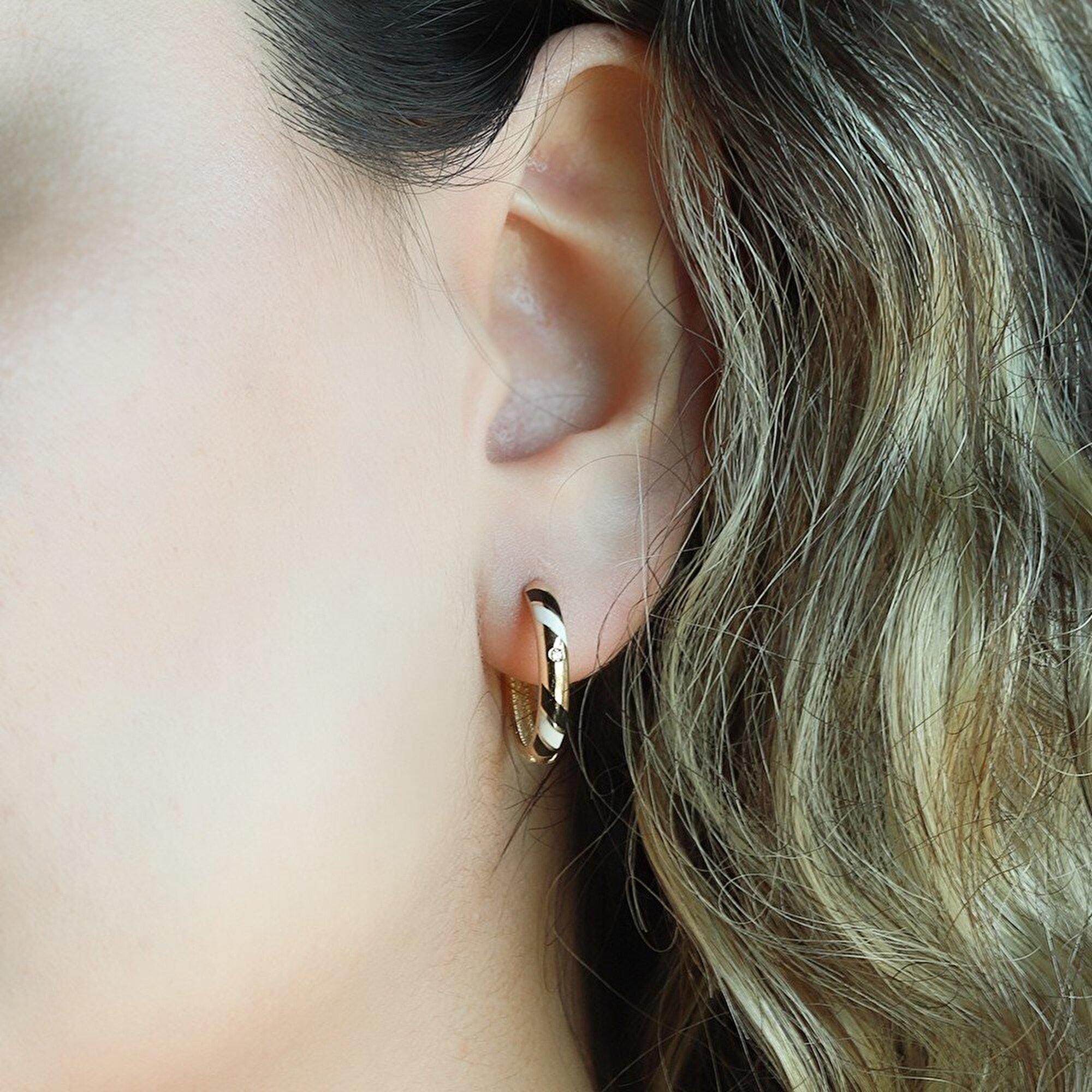 14 Ayar Sarı Altın Beyaz Mineli Halka Küpe