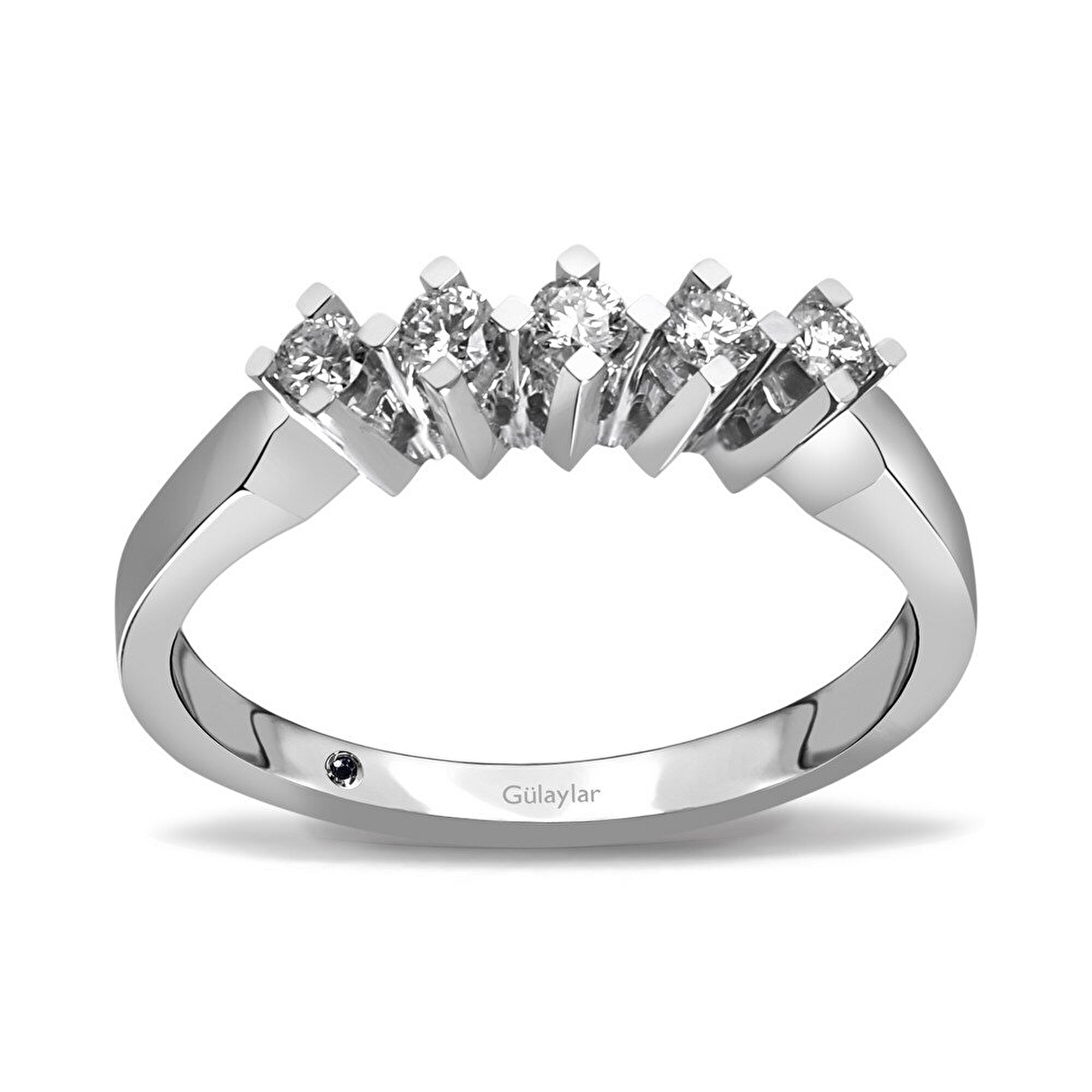 0,21 Karat Beştaş Pırlanta Yüzük