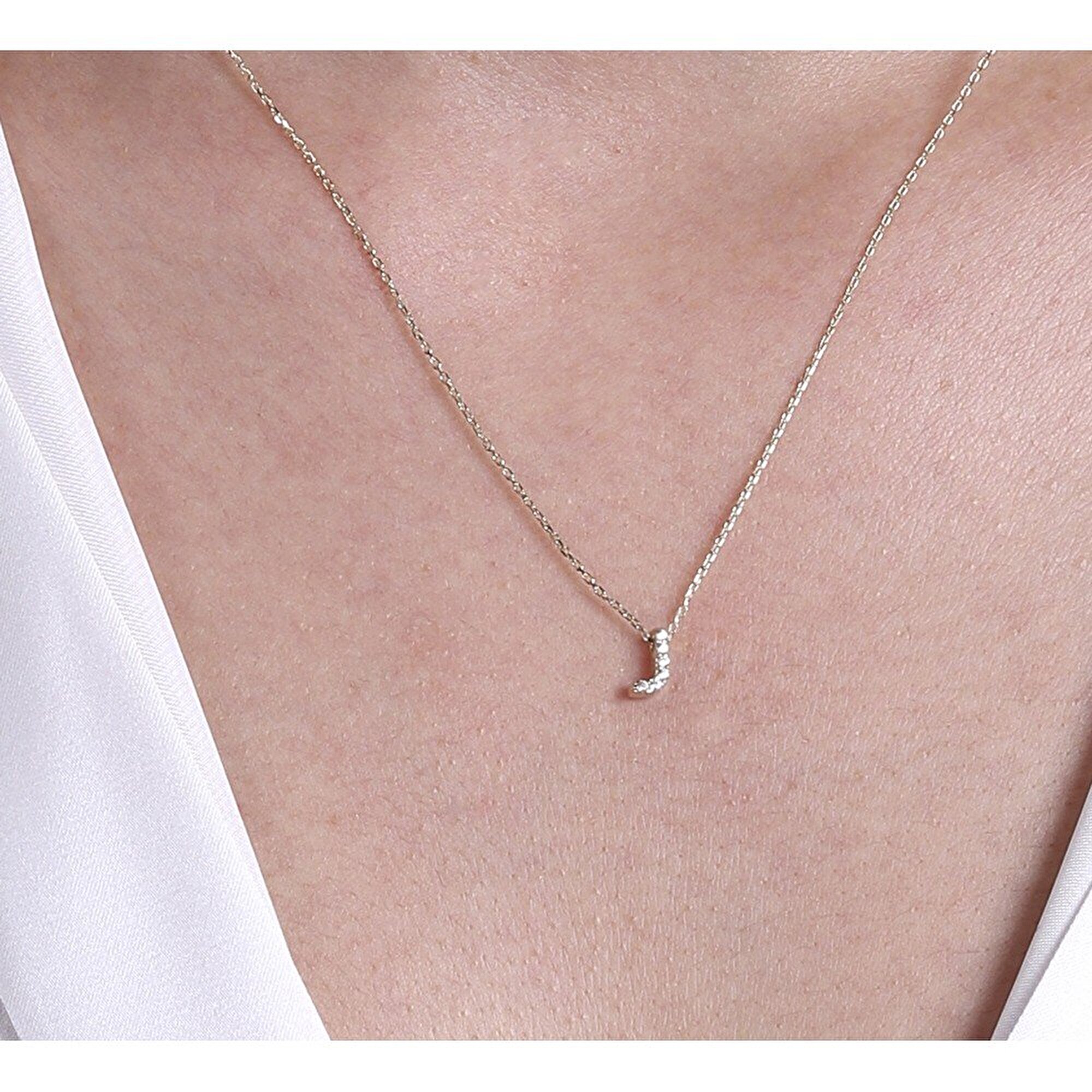 14 Ayar Sarı Altın J Harf Kolye