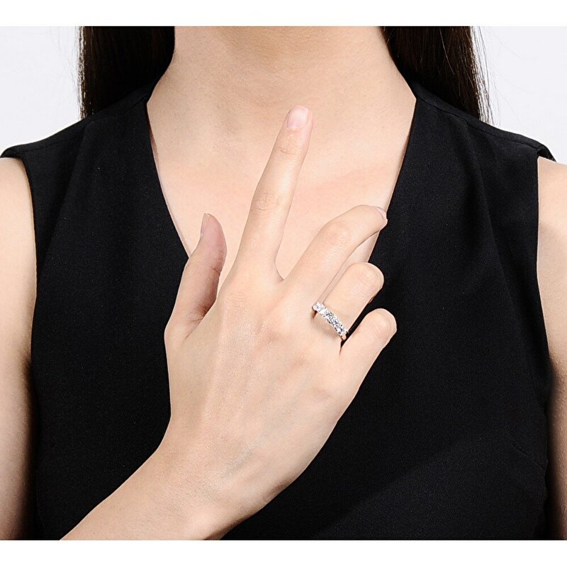 14 Ayar Beyaz Altın Beştaş Yüzük