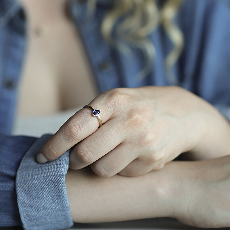 14 Ayar Sarı Altın Mavi Taşlı Yüzük