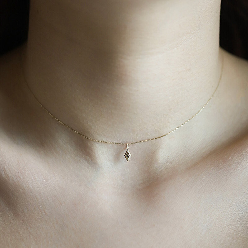 14 Ayar Sarı Altın Minimal Taşlı Kolye