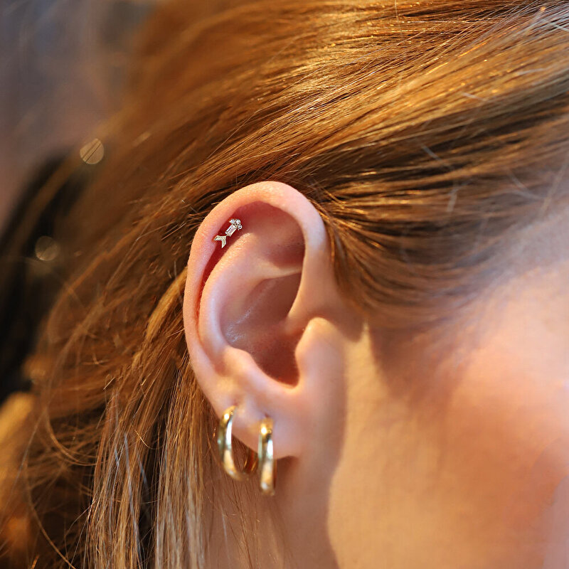 14 Ayar Sarı Altın Taşlı Tragus Piercing