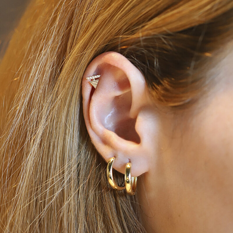 14 Ayar Sarı Altın Üçgen Tragus Piercing