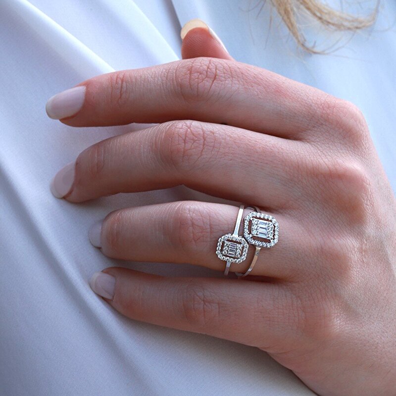 8 Ayar Beyaz Altın Baget Yüzük