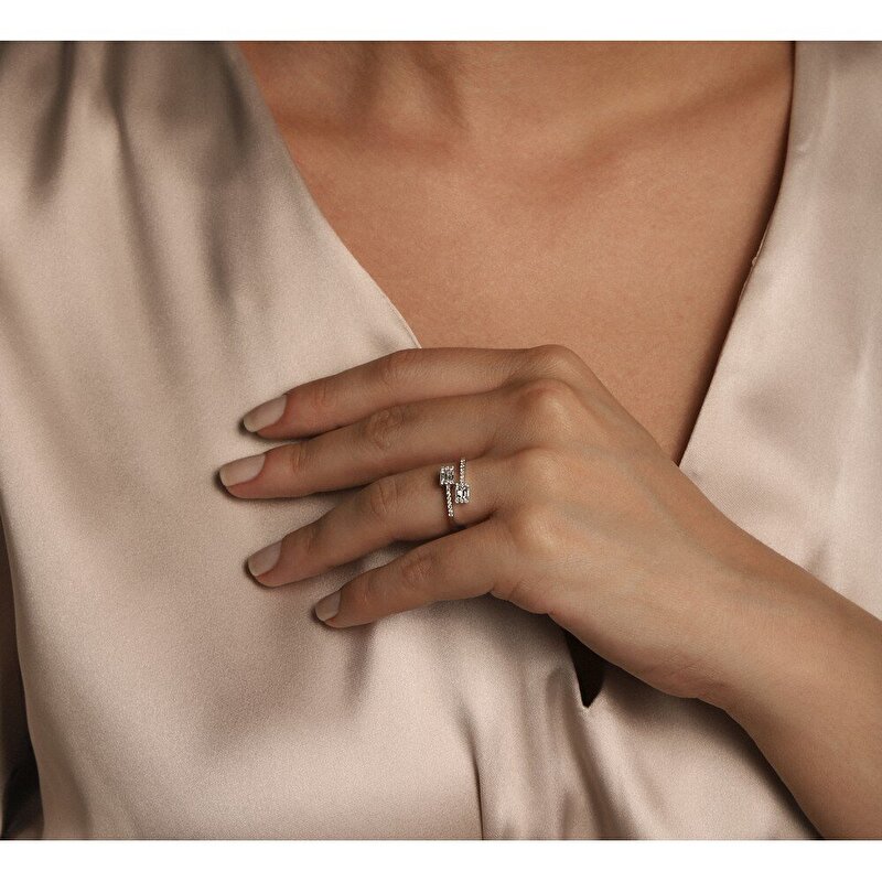 0,38 Karat Baget Pırlanta Yüzük