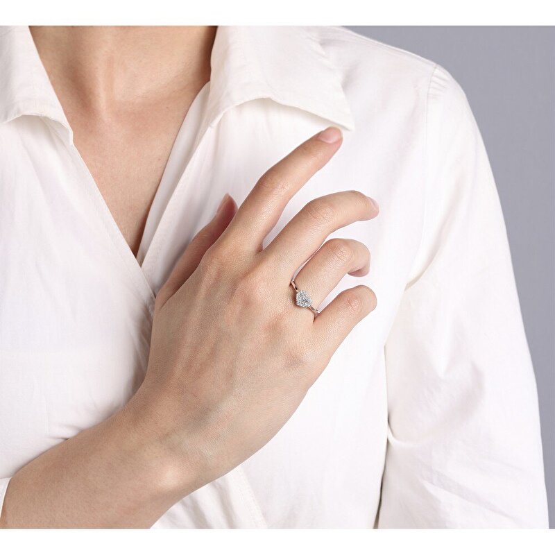 8 Ayar Beyaz Altın Baget Yüzük