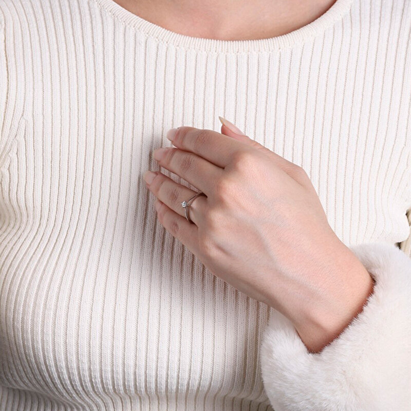 0,08 Karat Tektaş Pırlanta Yüzük