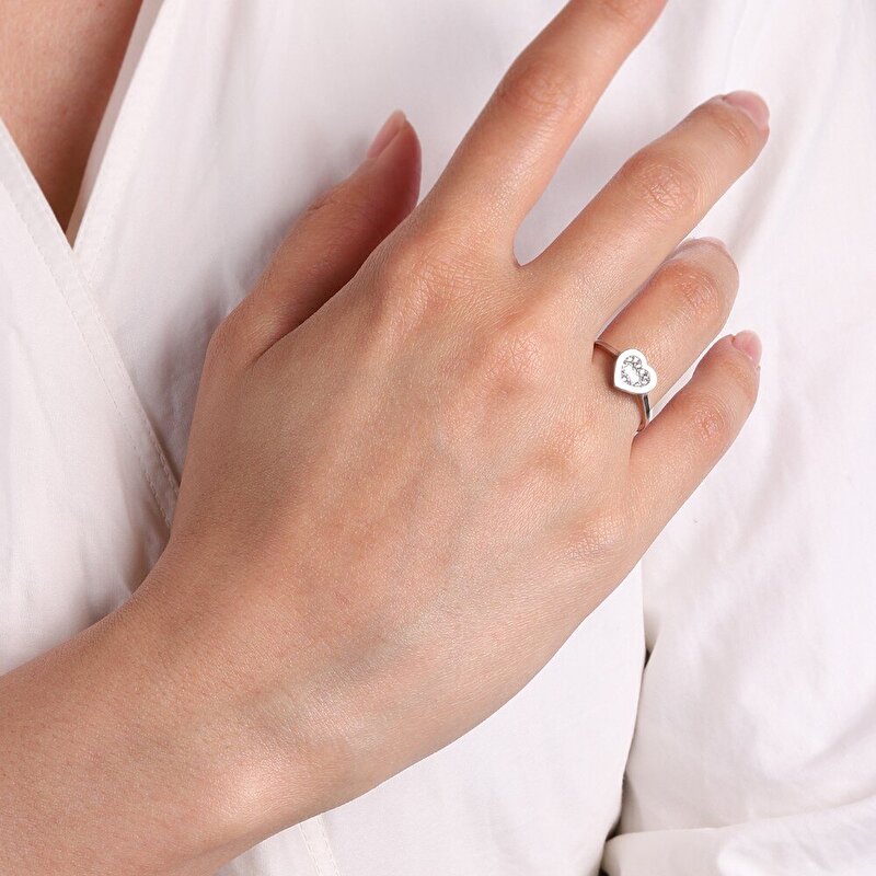 8 Ayar Beyaz Altın Baget Kalp Yüzük