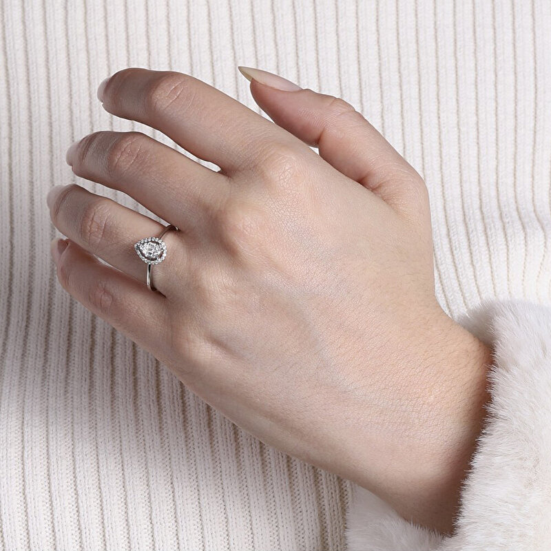 0,19 Karat Baget Pırlanta Yüzük