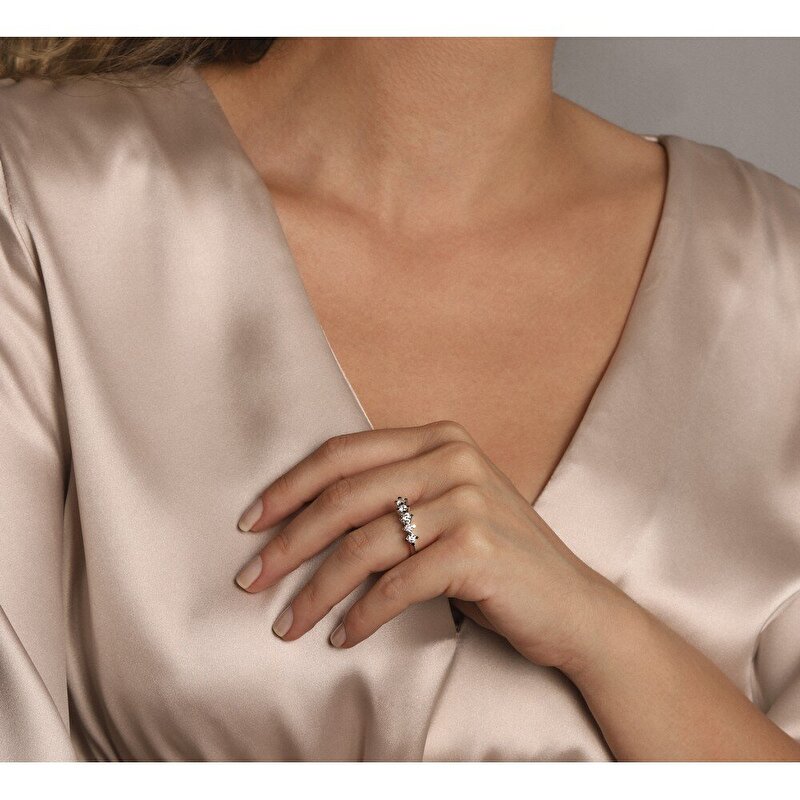 0,89 Karat Beştaş Pırlanta Yüzük